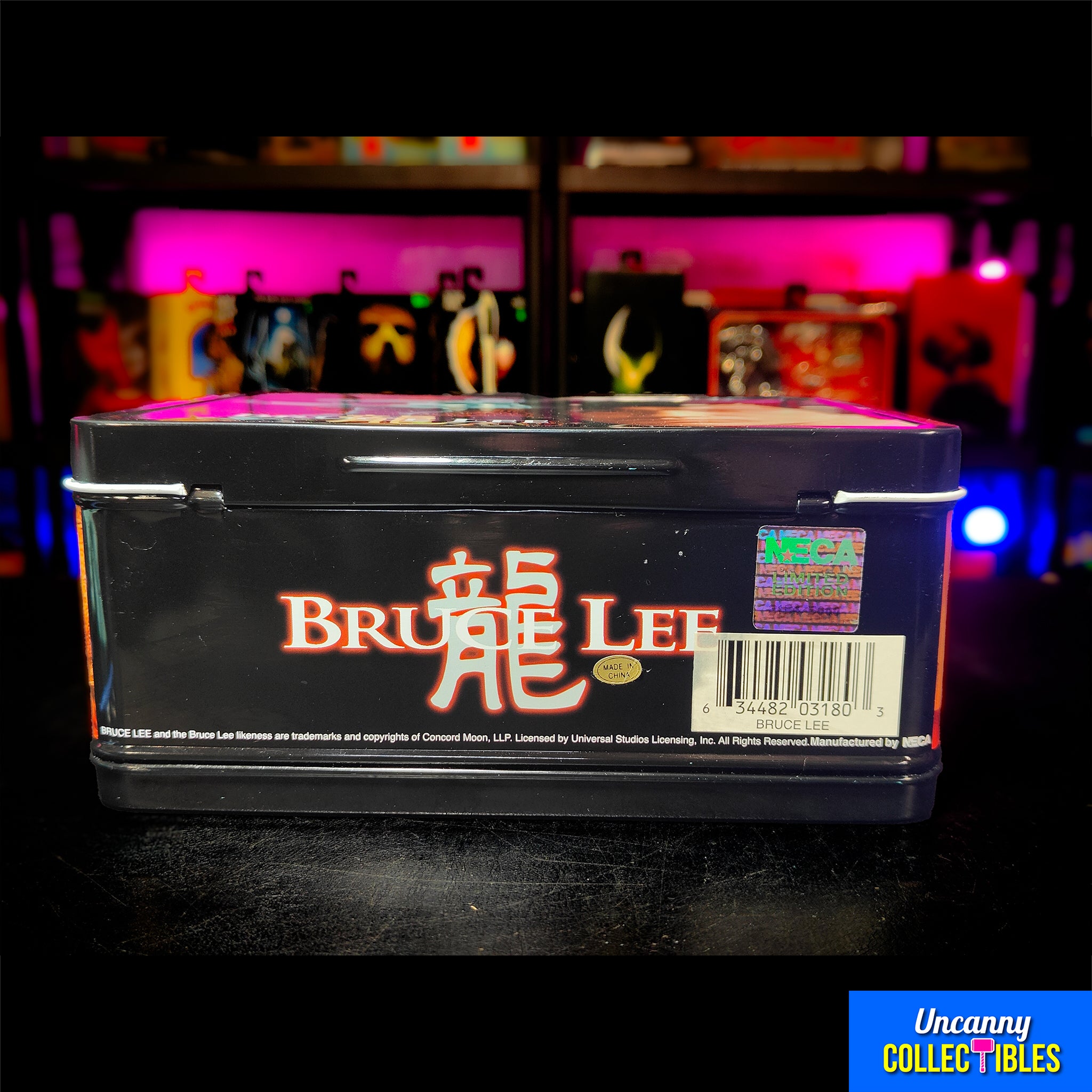 NECA Bruce Lee Limited Edition Metal Lunch Box and Flask Set – Bruce Lee, NECA, 20 cm, pre-owned collector piece, Uncanny Collectibles Dublin Ireland