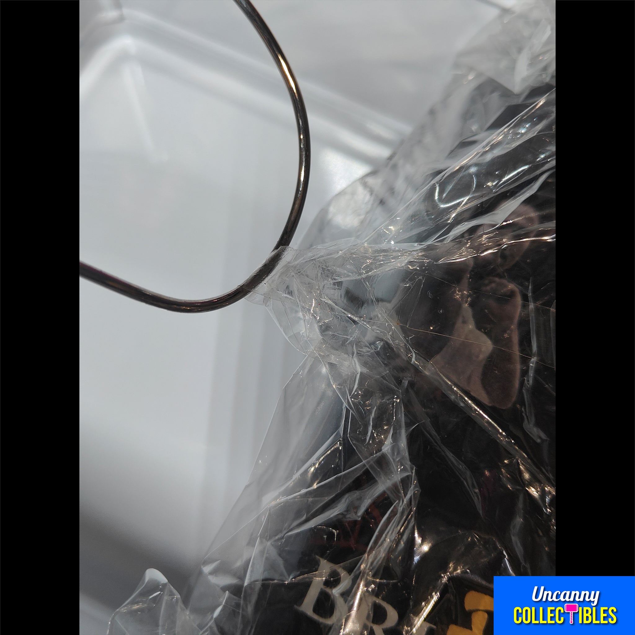 NECA Bruce Lee Limited Edition Metal Lunch Box and Flask Set – Bruce Lee, NECA, 20 cm, pre-owned collector piece, Uncanny Collectibles Dublin Ireland