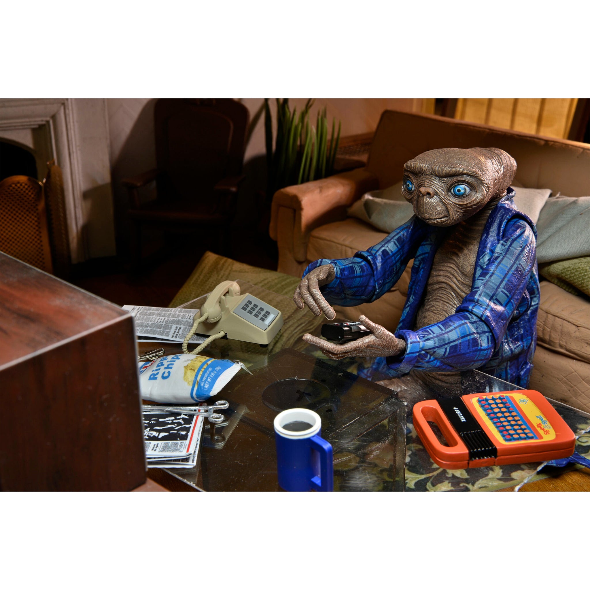 NECA E.T. the Extra-Terrestrial 40th Anniversary Ultimate Action Figure – Movie Icons & Heroes, NECA, 18 cm, brand new collector item, Uncanny Collectibles Dublin Ireland
