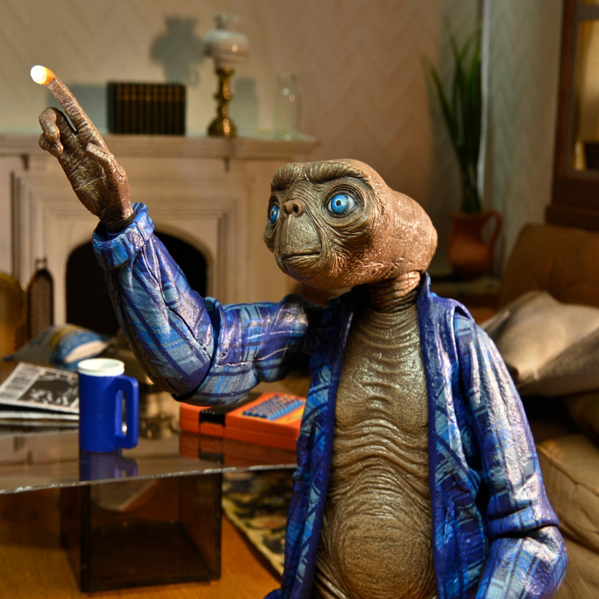 NECA E.T. the Extra-Terrestrial 40th Anniversary Ultimate Action Figure – Movie Icons & Heroes, NECA, 18 cm, brand new collector item, Uncanny Collectibles Dublin Ireland