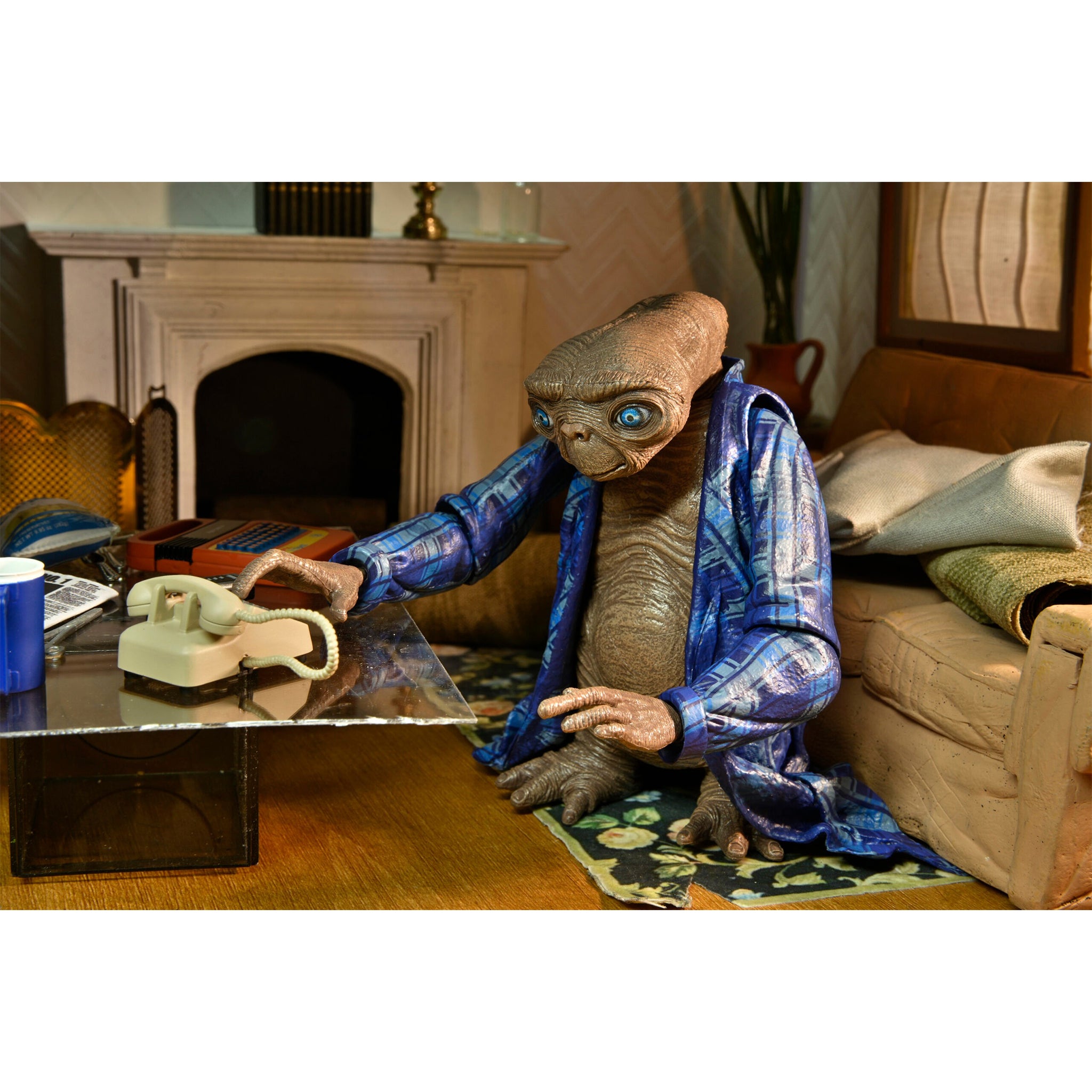 NECA E.T. the Extra-Terrestrial 40th Anniversary Ultimate Action Figure – Movie Icons & Heroes, NECA, 18 cm, brand new collector item, Uncanny Collectibles Dublin Ireland