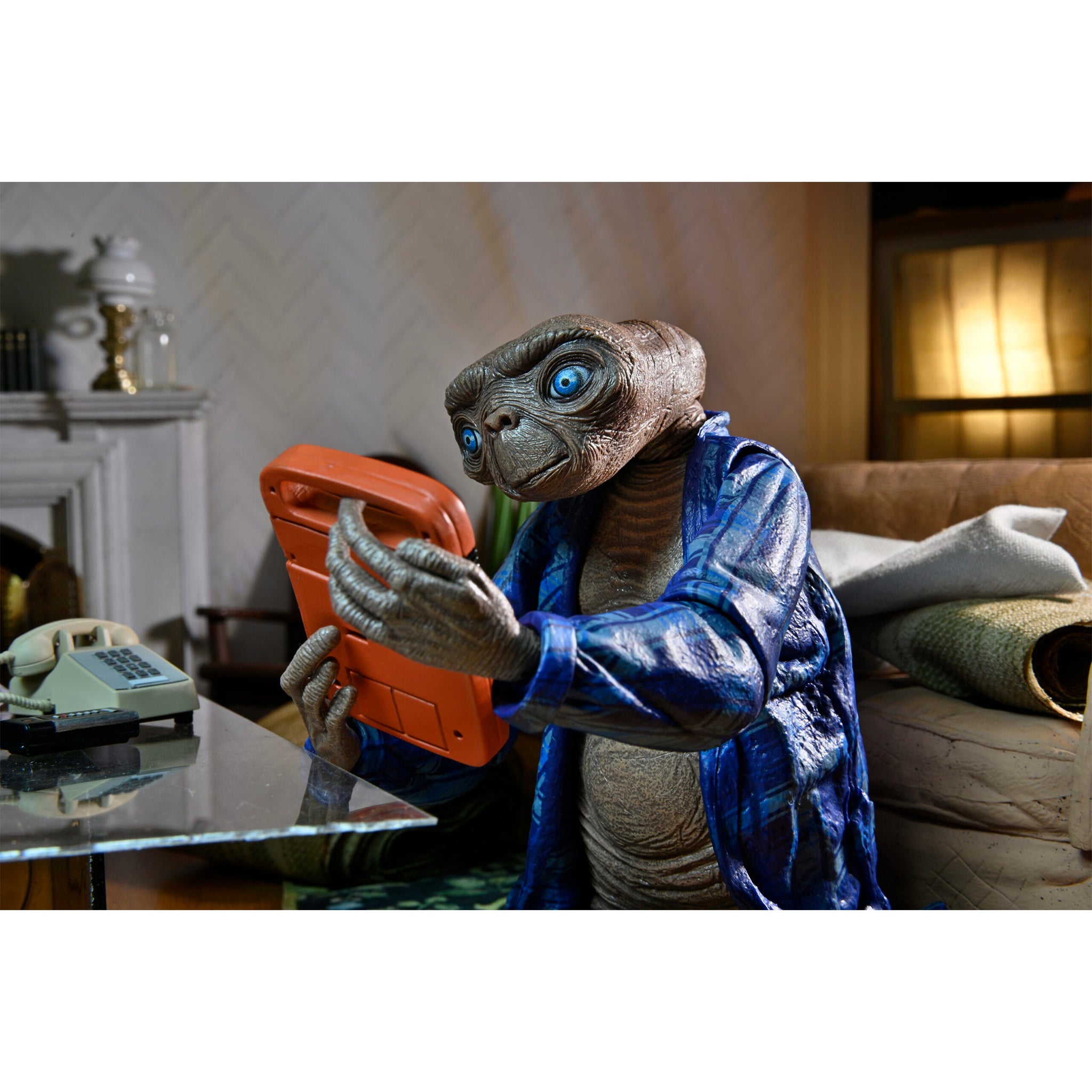 NECA E.T. the Extra-Terrestrial 40th Anniversary Ultimate Action Figure – Movie Icons & Heroes, NECA, 18 cm, brand new collector item, Uncanny Collectibles Dublin Ireland