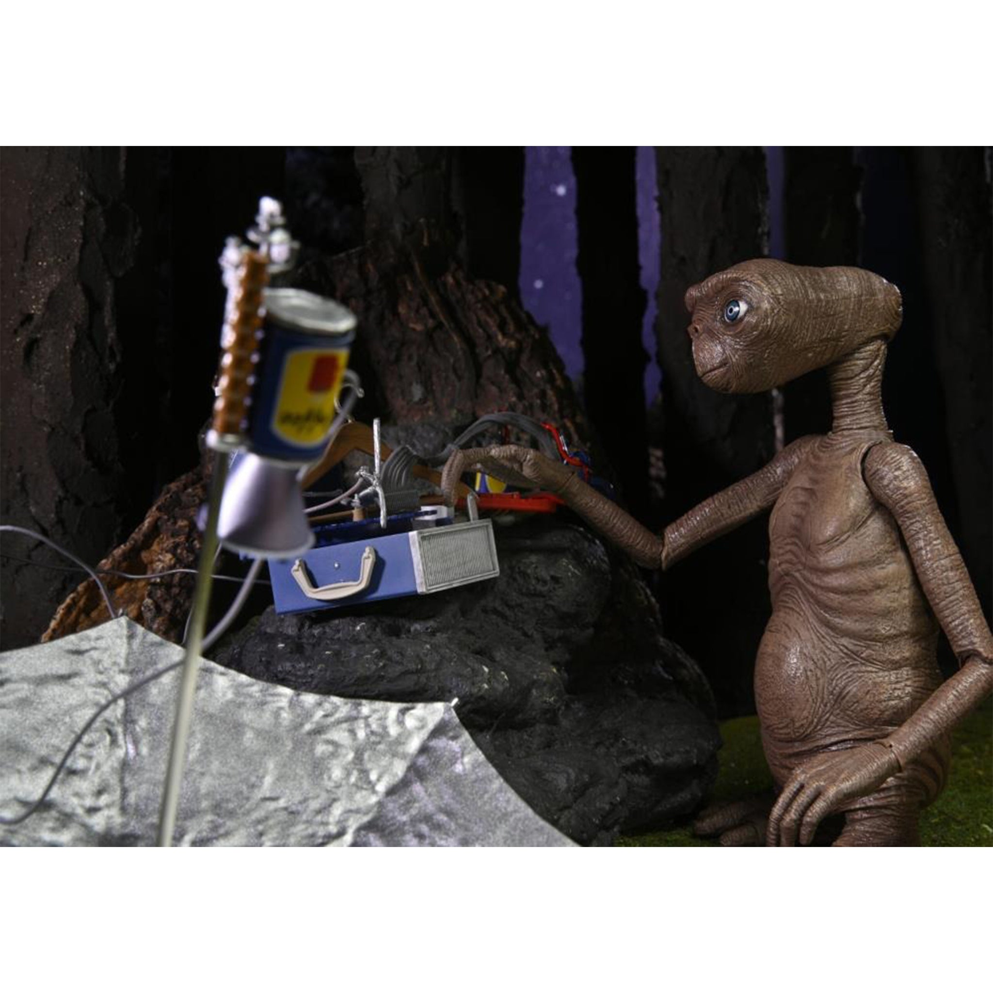NECA E.T. the Extra-Terrestrial 40th Anniversary Ultimate E.T. Deluxe Action Figure – Movie Icons & Heroes, NECA, 12 cm, brand new collector item, Uncanny Collectibles Dublin Ireland