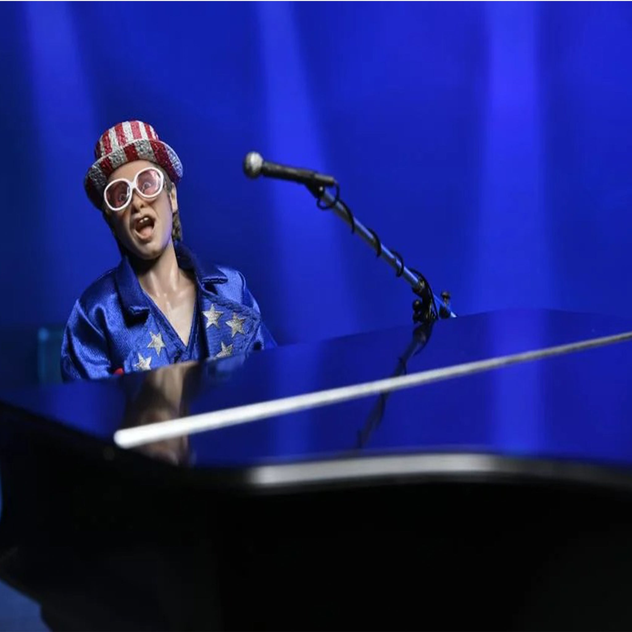 NECA Elton John With Piano Deluxe Retro Clothed Action Figure – Music, NECA, 20 cm, brand new collector item, Uncanny Collectibles Dublin Ireland