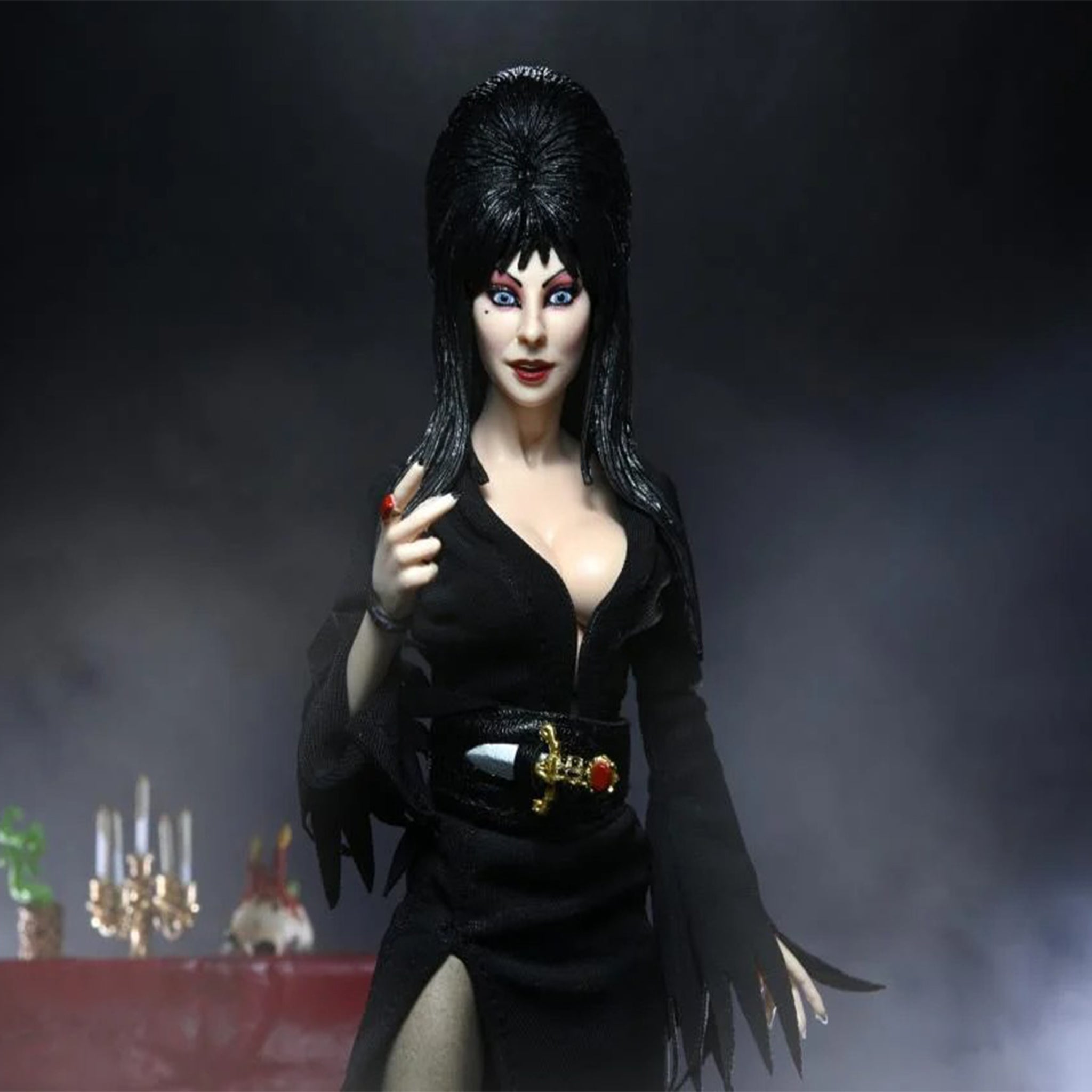 NECA Elvira Mistress Of The Dark Retro Clothed Action Figure – Horror, NECA, 20 cm, brand new collector item, Uncanny Collectibles Dublin Ireland