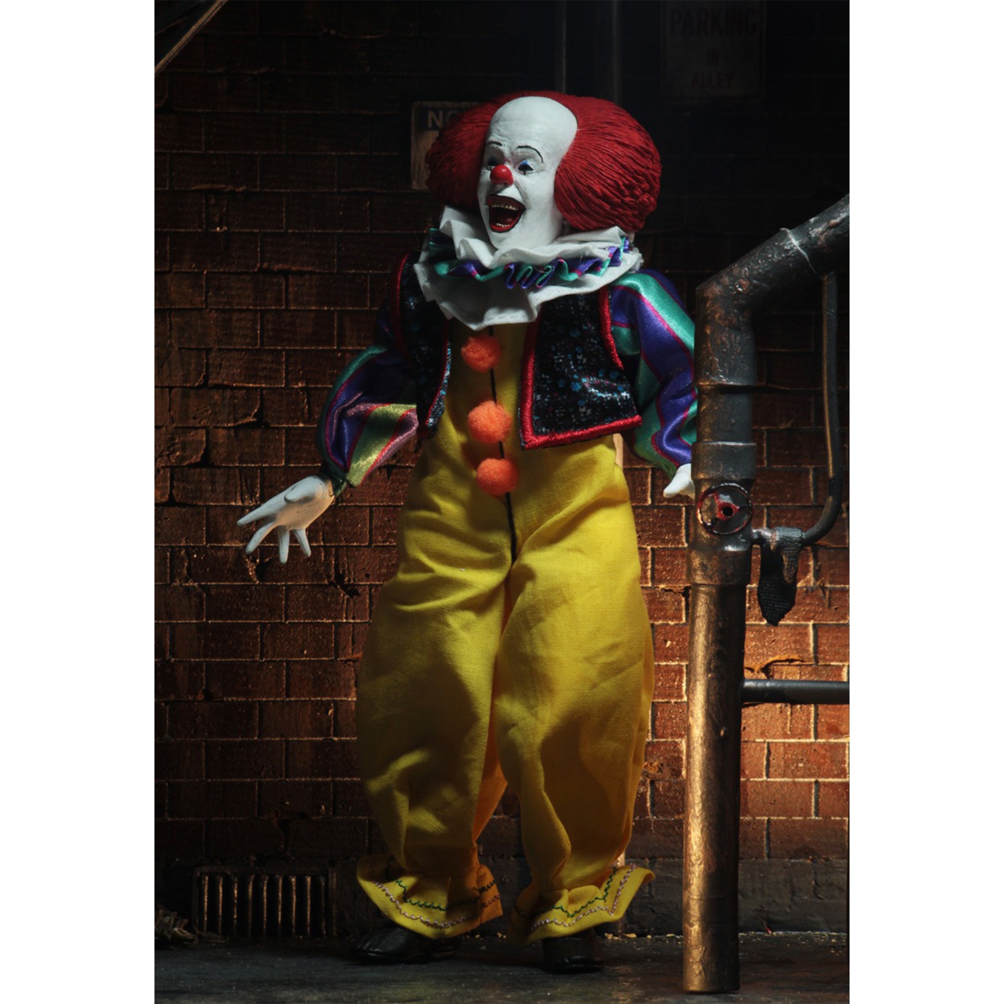 NECA IT 1990 Pennywise Retro Clothed Action Figure 20cm
