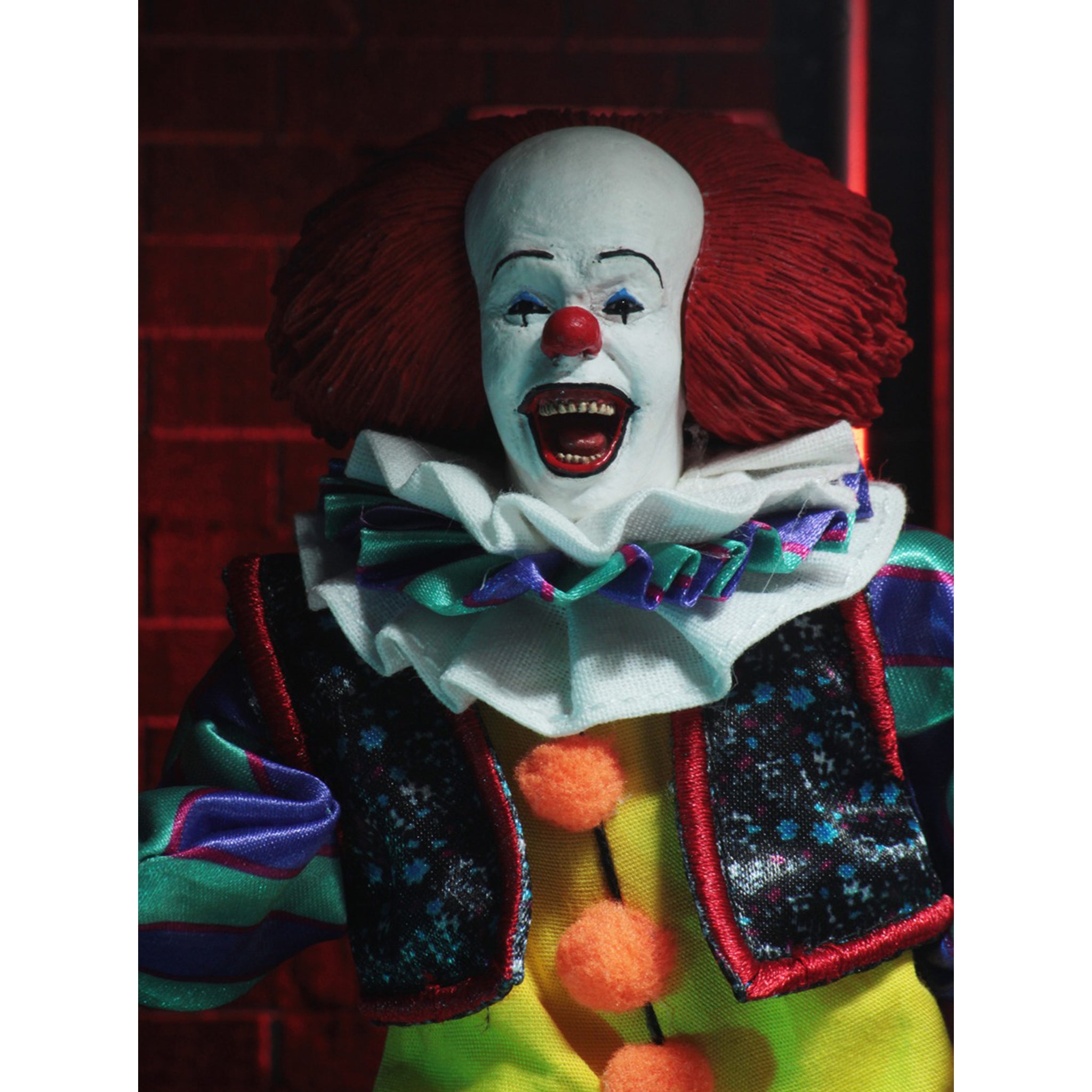 NECA IT 1990 Pennywise Retro Clothed Action Figure 20cm