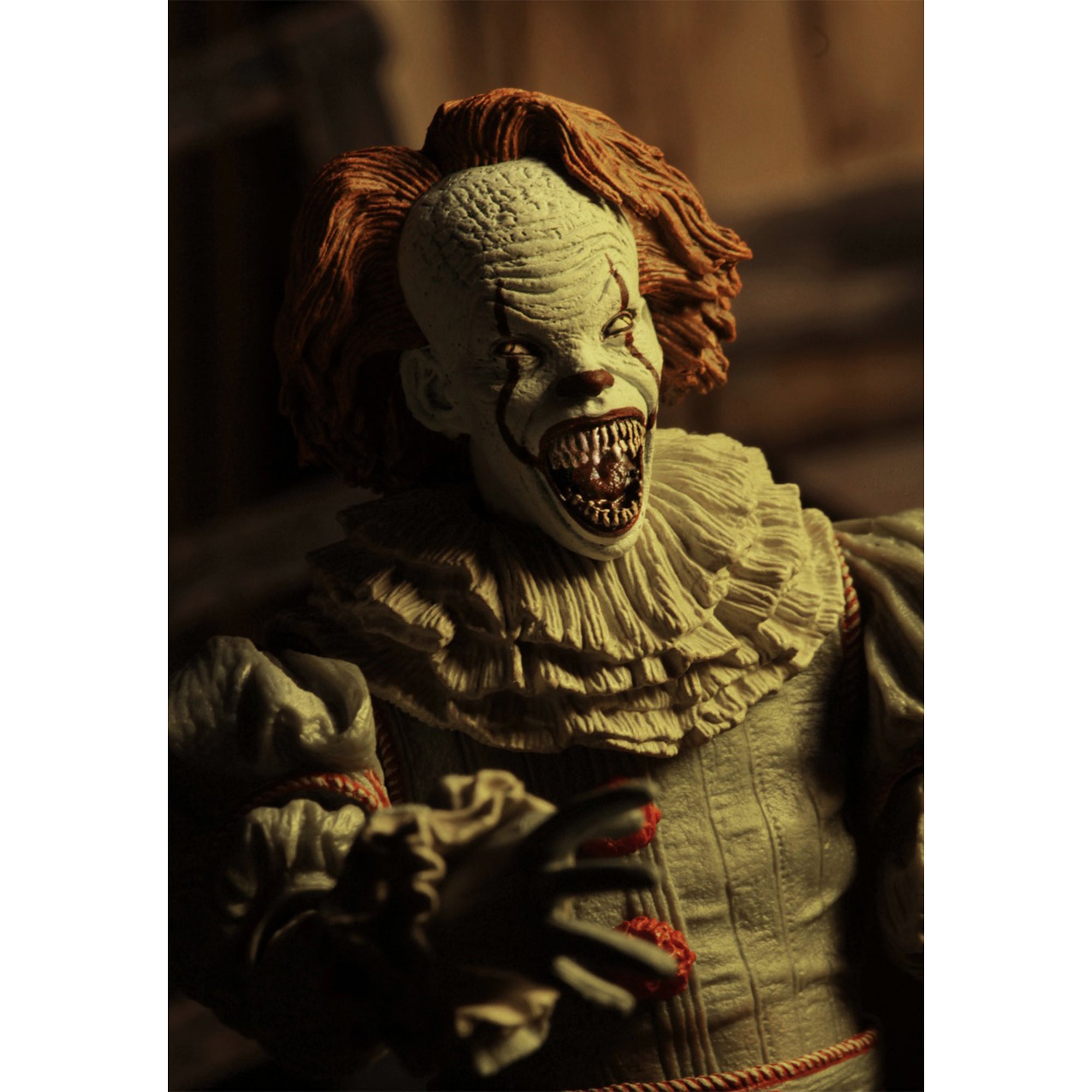 NECA IT 2017 Ultimate Well House Pennywise Action Figure 2024 18cm