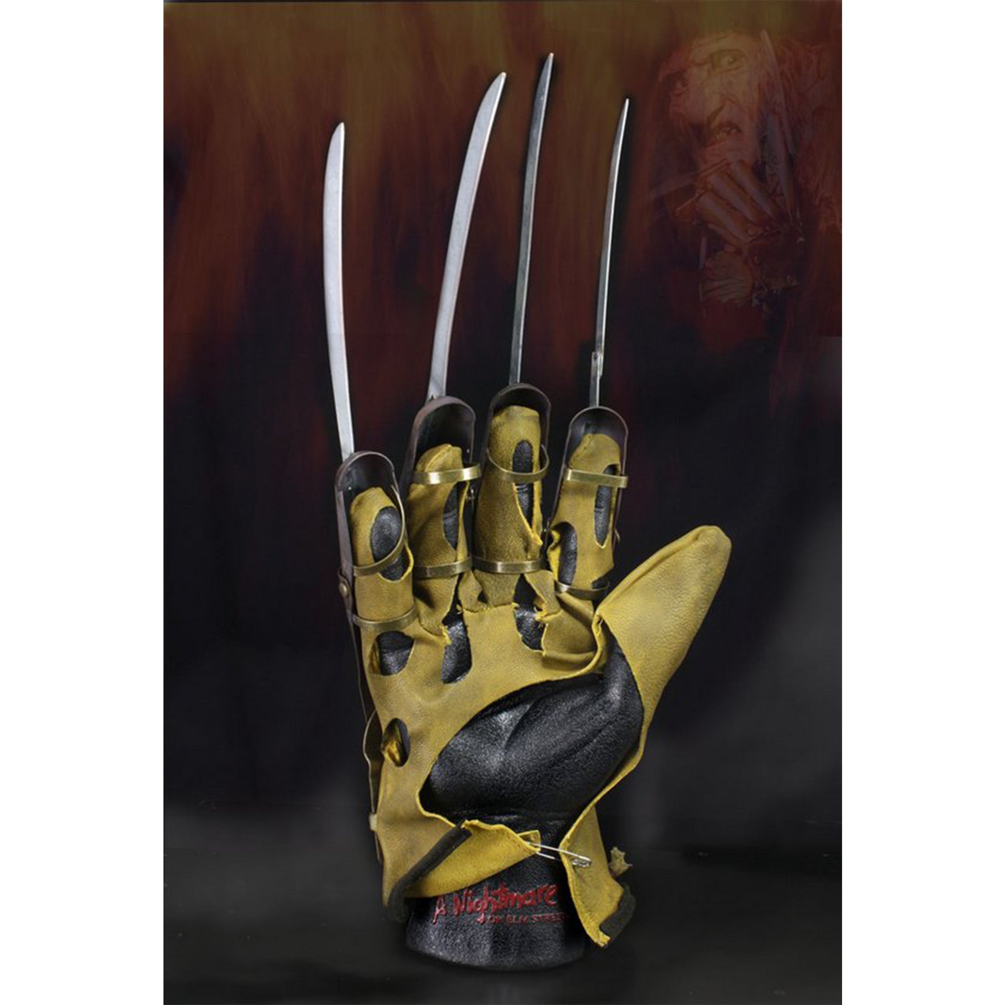 NECA Nightmare On Elm Street 1984 Freddy Krueger Glove Prop Replica – Nightmare on Elm Street, NECA, 30 cm, 2022, brand new collector item, Uncanny Collectibles Dublin Ireland
