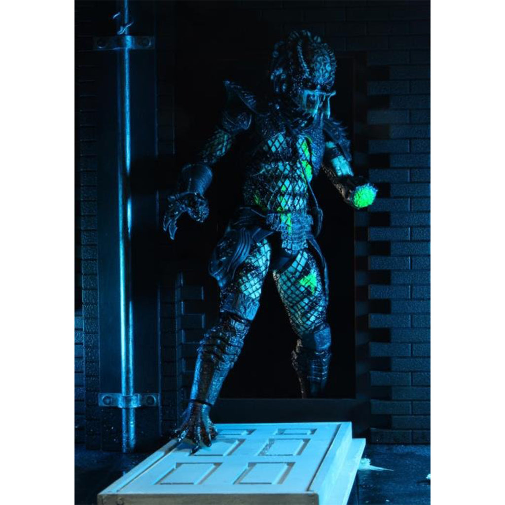 NECA Predator 2 Ultimate Battle Damaged City Hunter Predator Action Figure