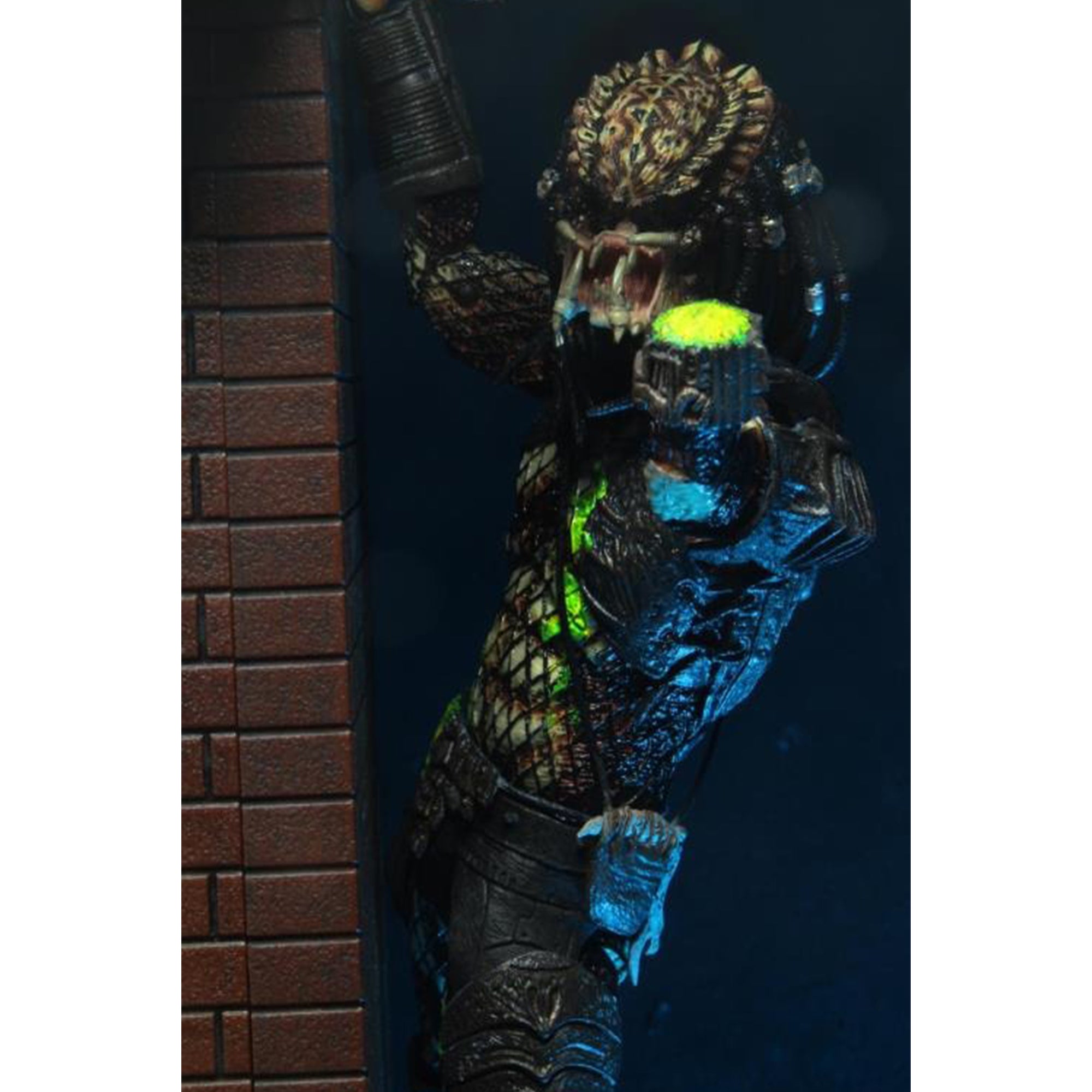NECA Predator 2 Ultimate Battle Damaged City Hunter Predator Action Figure 20cm
