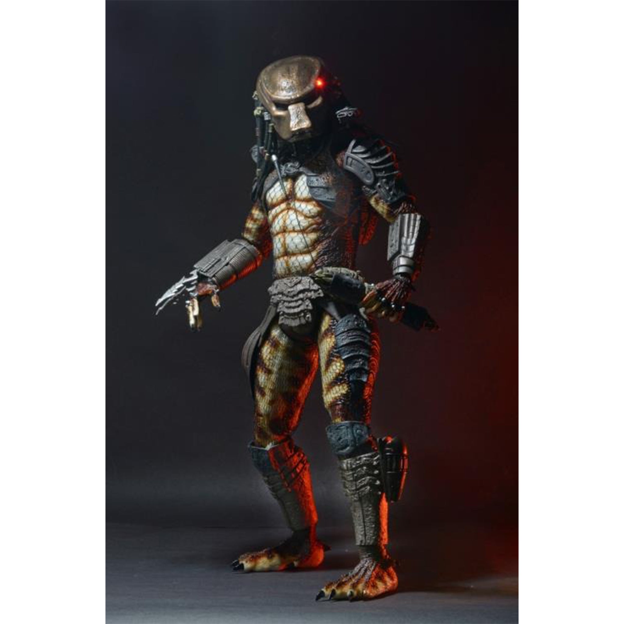 NECA Predator City Hunter 1/4 Scale Action Figure With LED Lights – photo 2 of 15