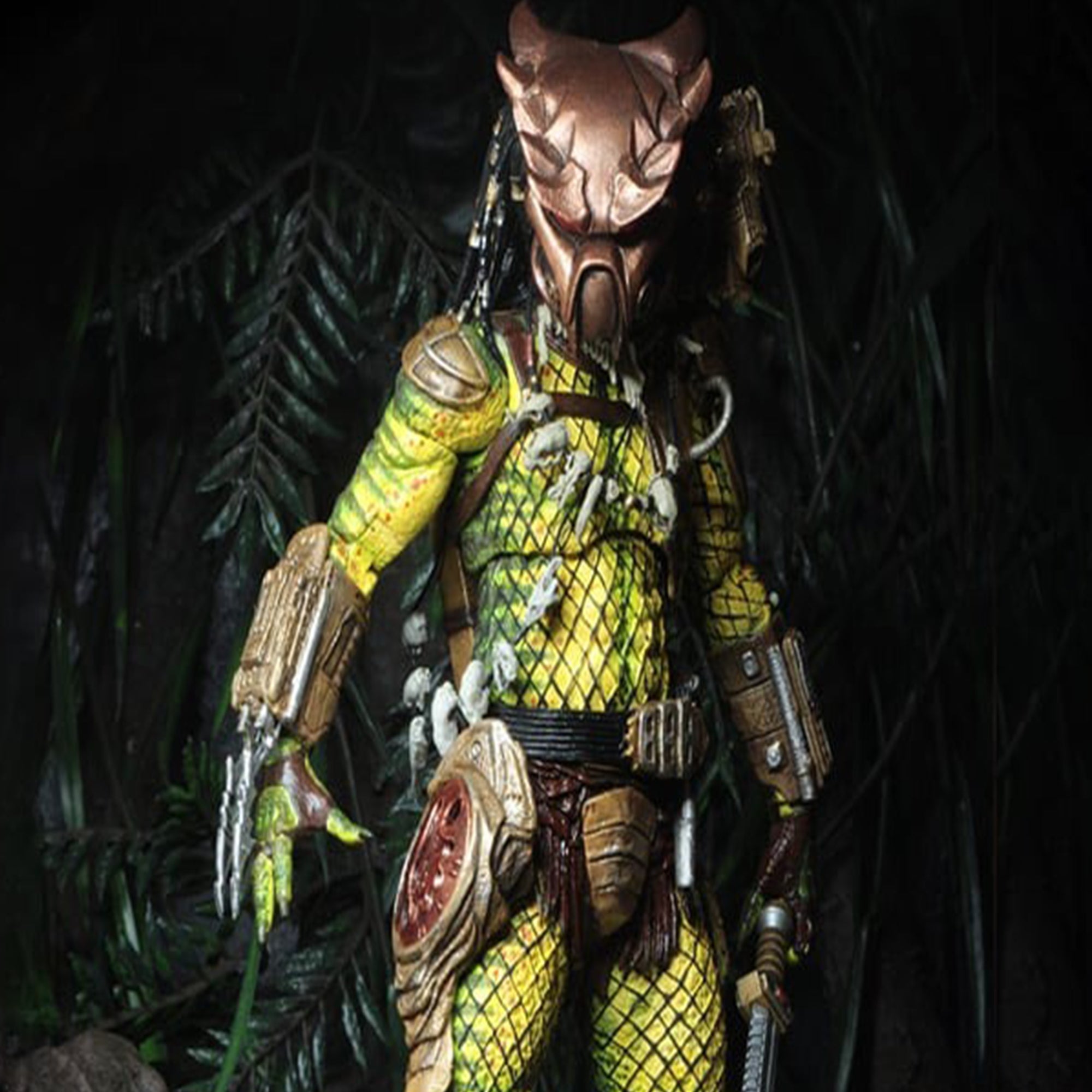 NECA Predator Ultimate Elder The Golden Angel Predator Action Figure 20cm