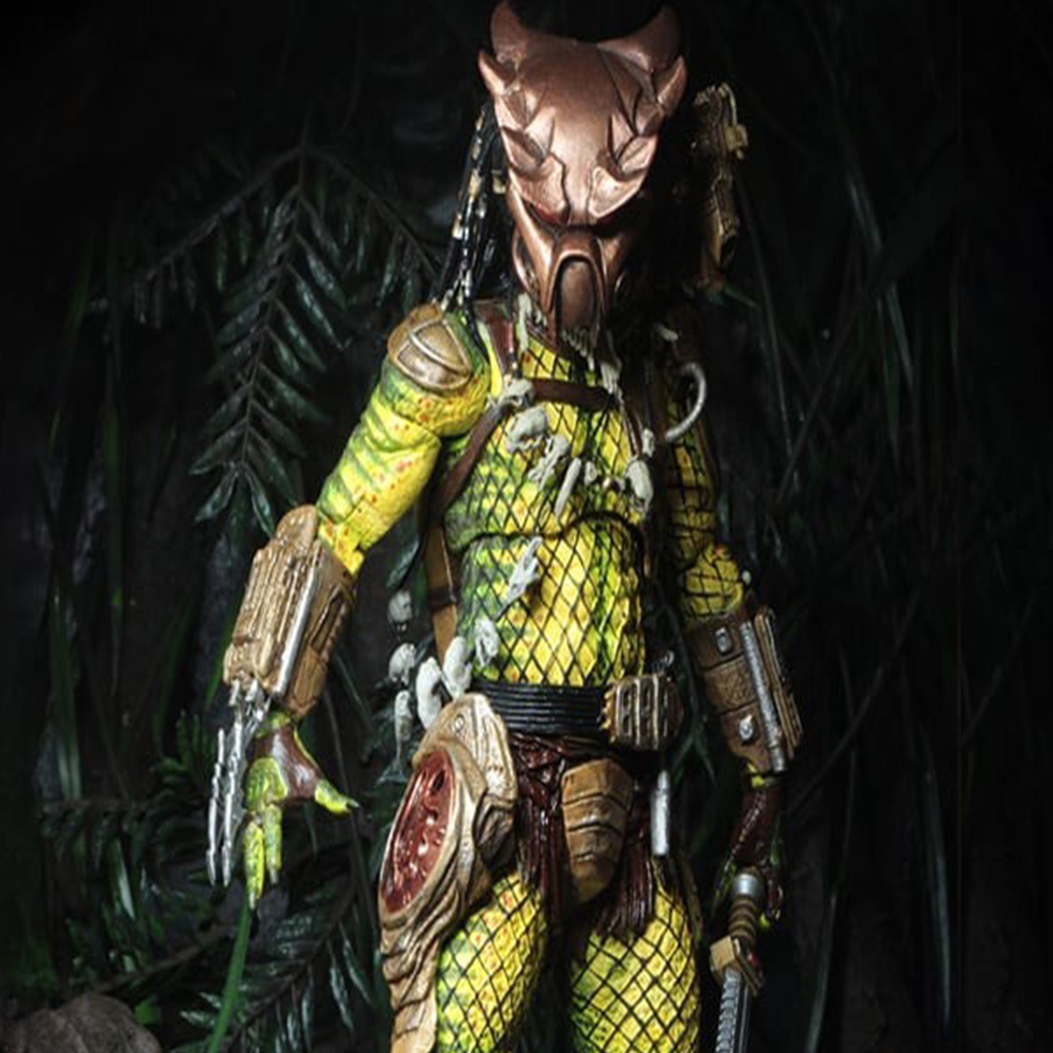 NECA Predator Ultimate Elder The Golden Angel Predator Action Figure 20cm