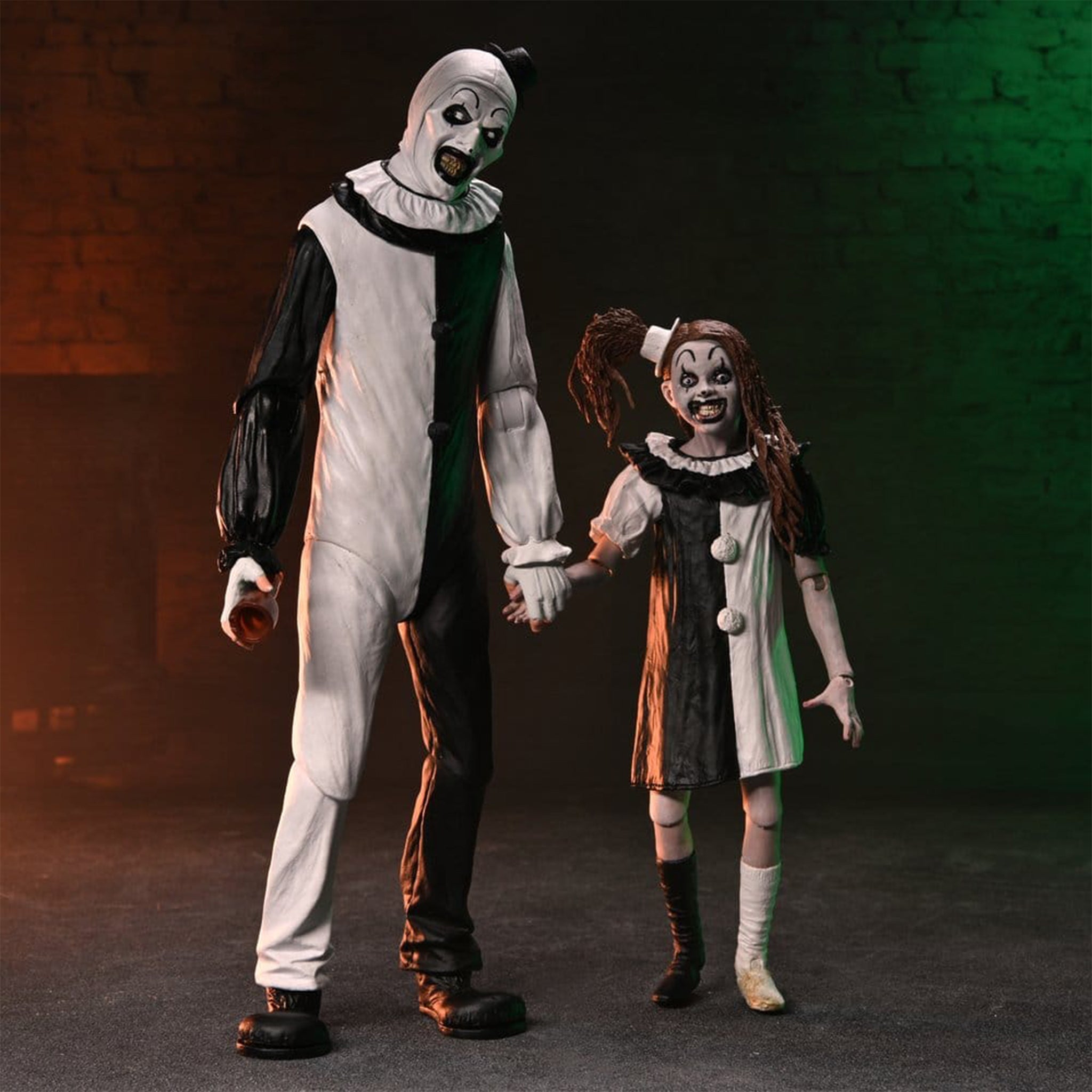 NECA Terrifier 2 Ultimate Art The Clown And The Pale Girl Action Figure 2 Pack