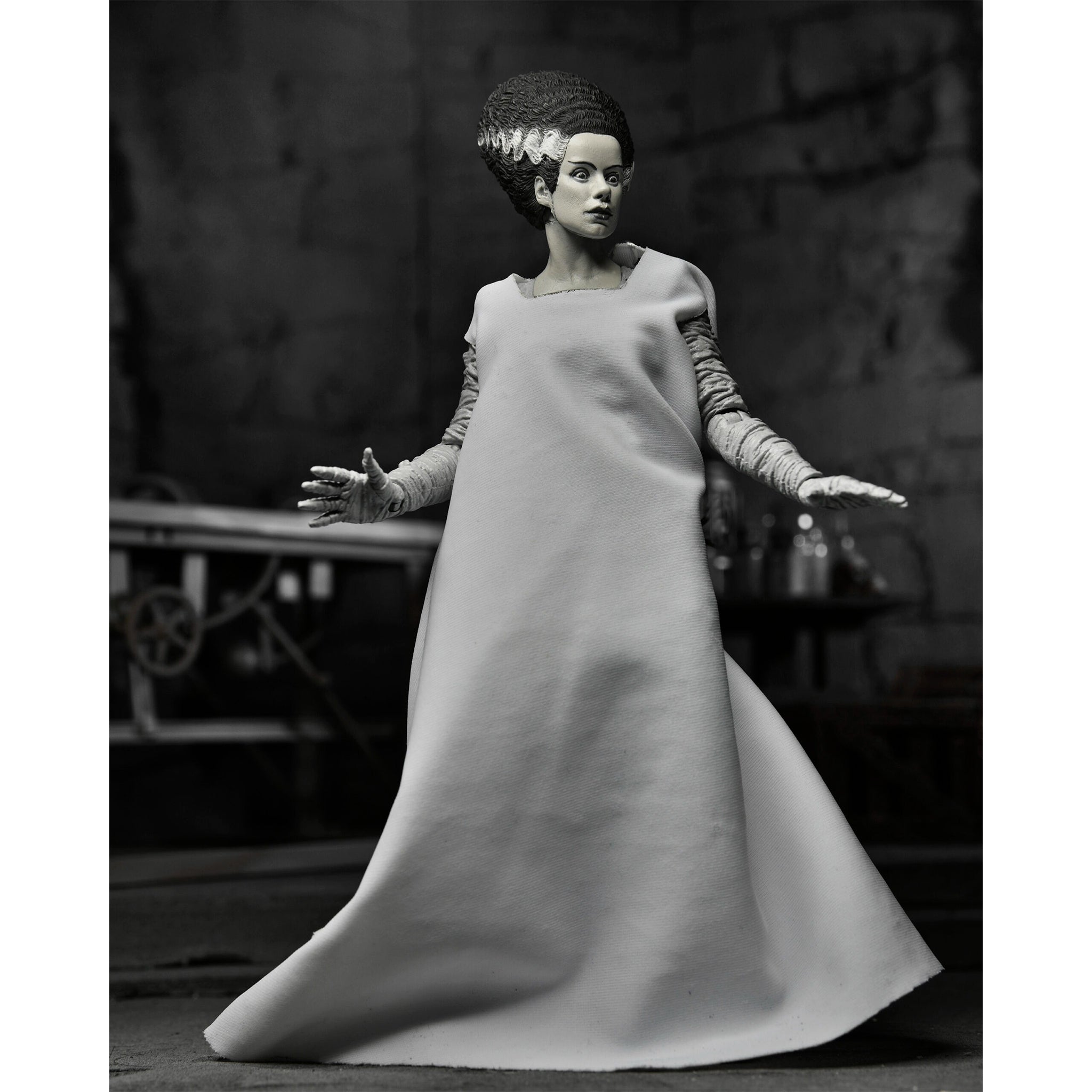 NECA Ultimate Bride of Frankenstein Universal Monsters Black & White Action Figure