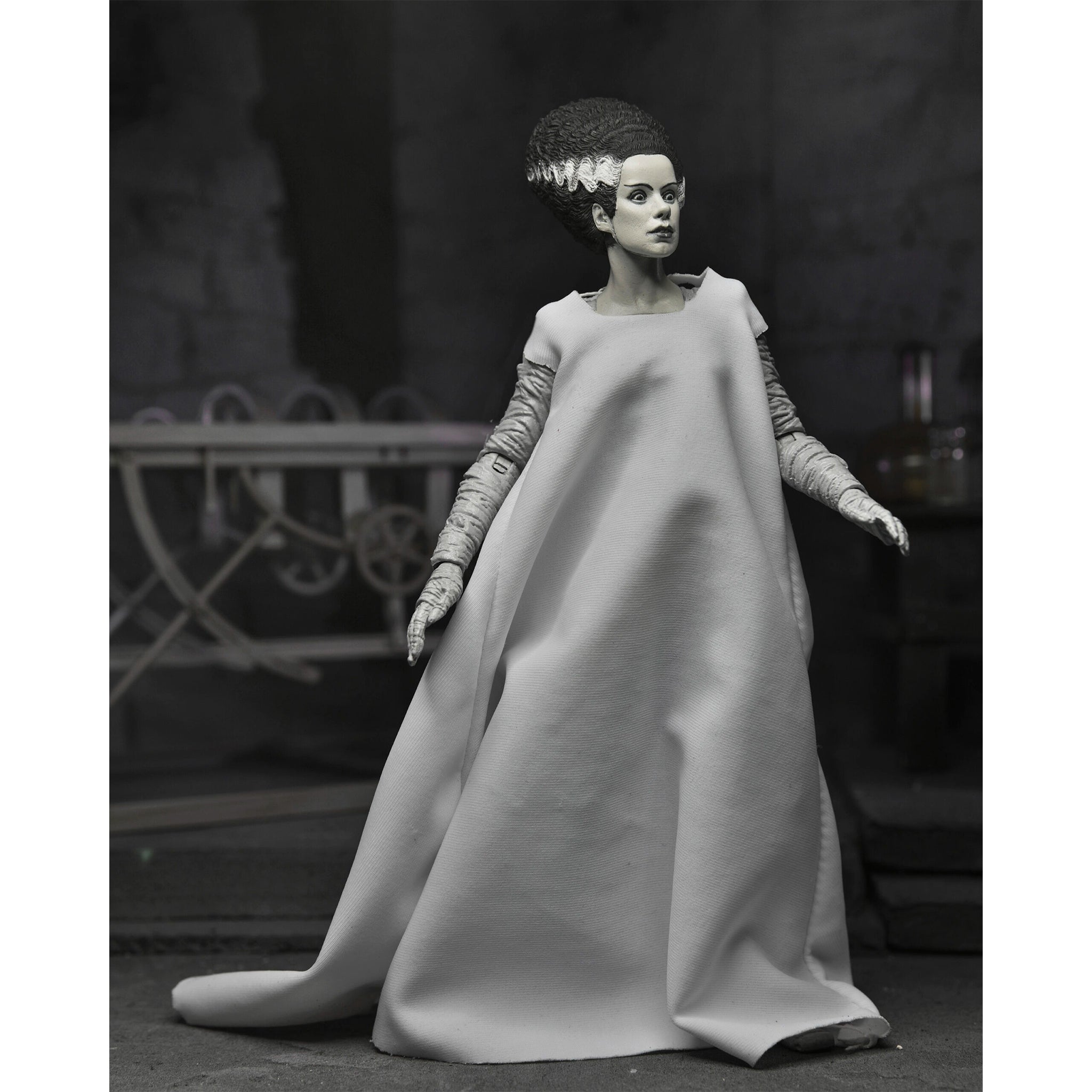 NECA Ultimate Bride of Frankenstein Universal Monsters Black & White Action Figure – photo 8 of 11