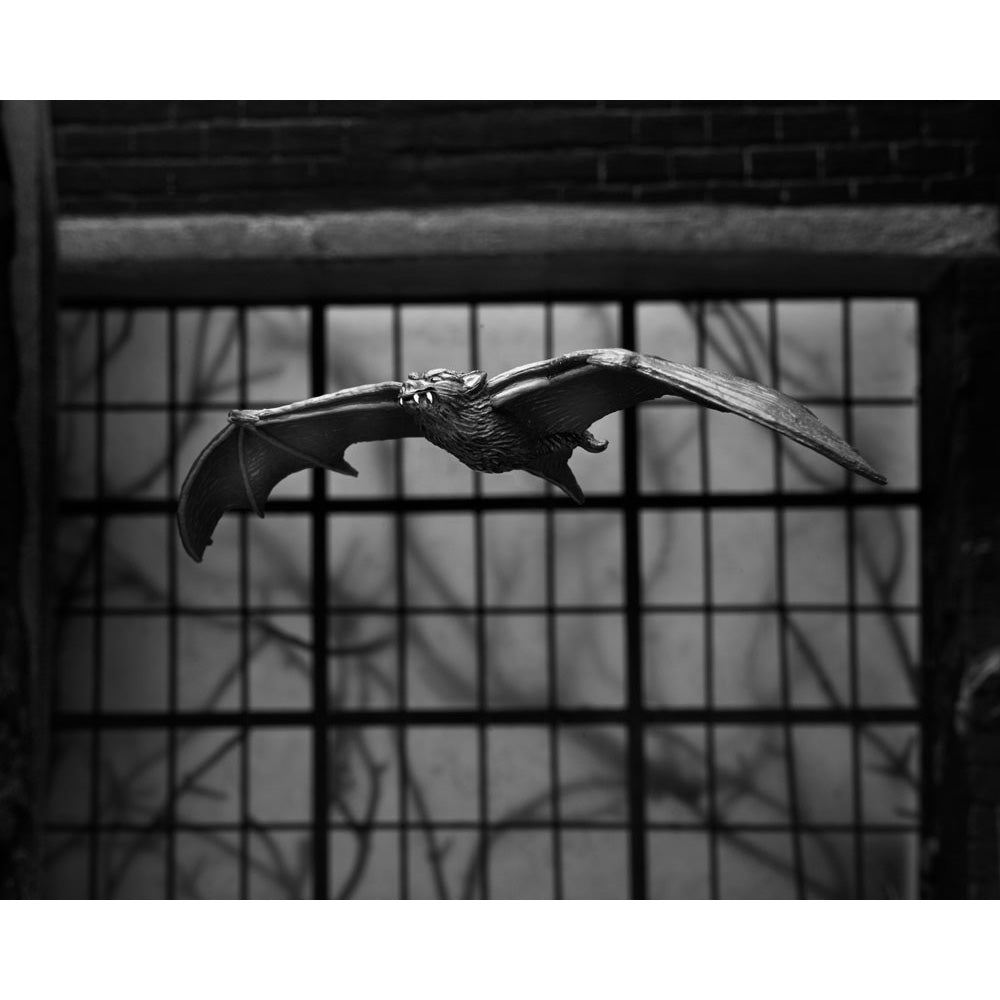 NECA Universal Monsters Ultimate Dracula Carfax Abbey Action Figure Black and White Version 18cm