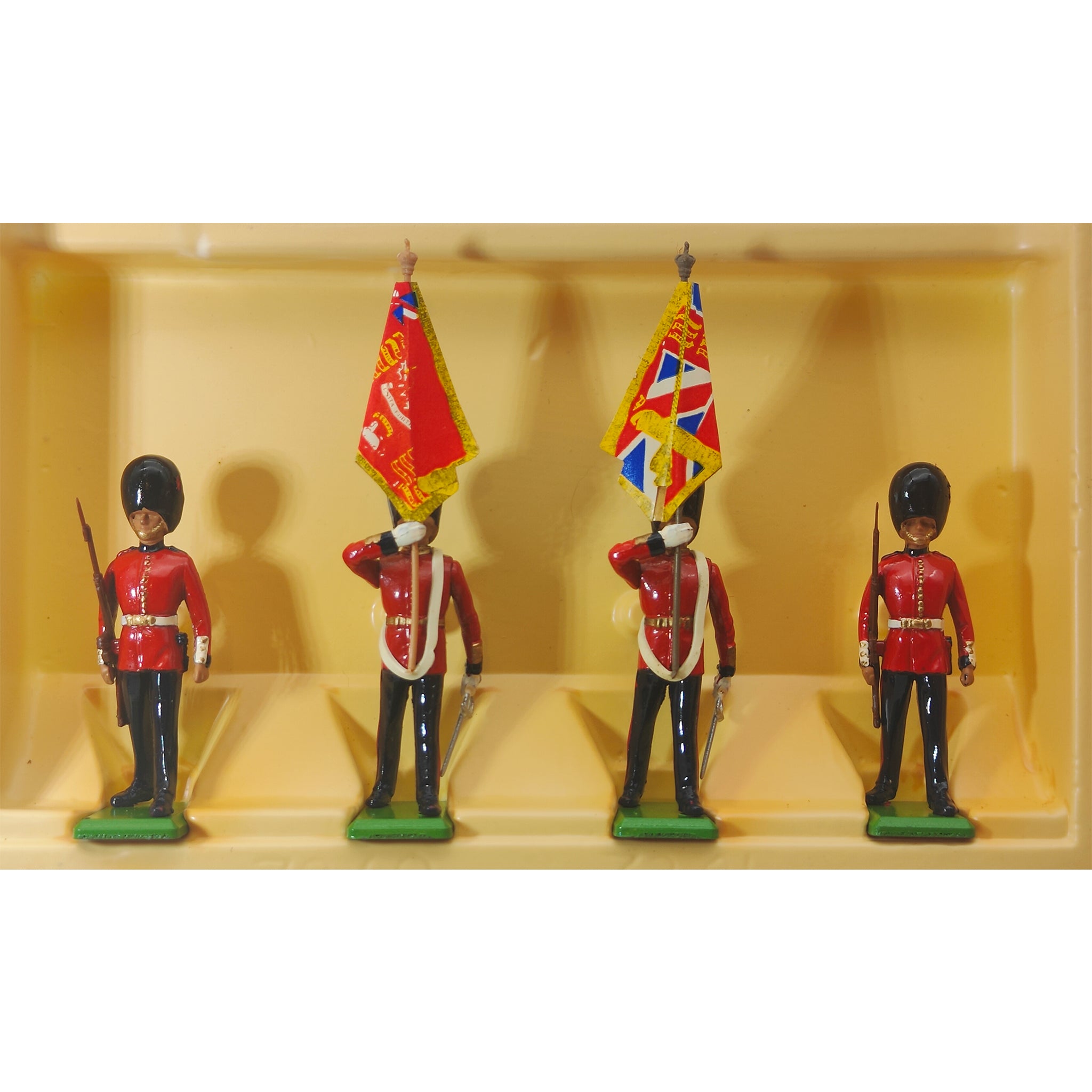 Britains Metal Models Queens Colour Party Scots Guards 7249 1986 – Military, Britains, 5 cm, 1986, pre-owned collector piece, Uncanny Collectibles Dublin Ireland