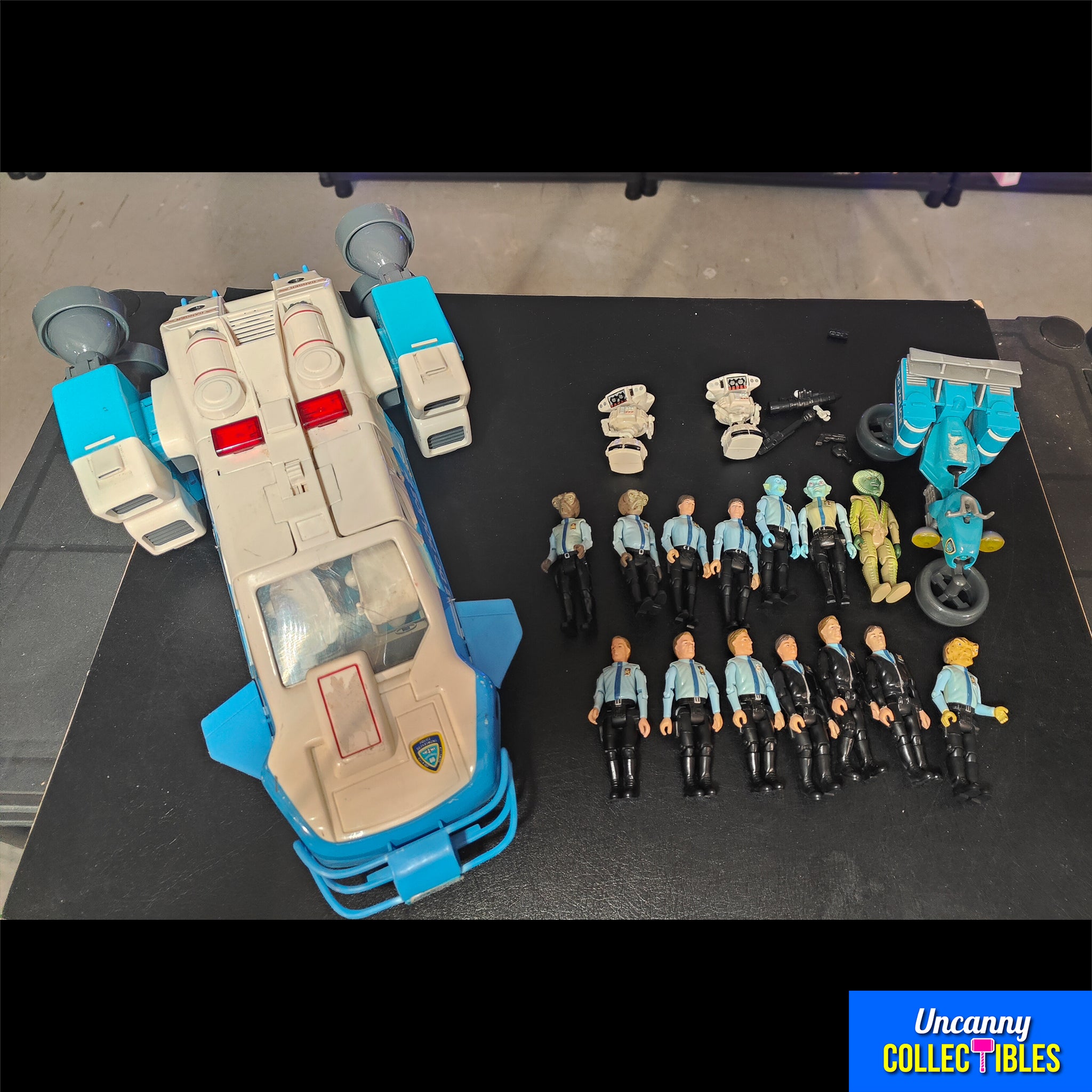 Space Precinct 2040 Bundle - 16 Figures & 2 Vehicles Vivid Imaginations 1994