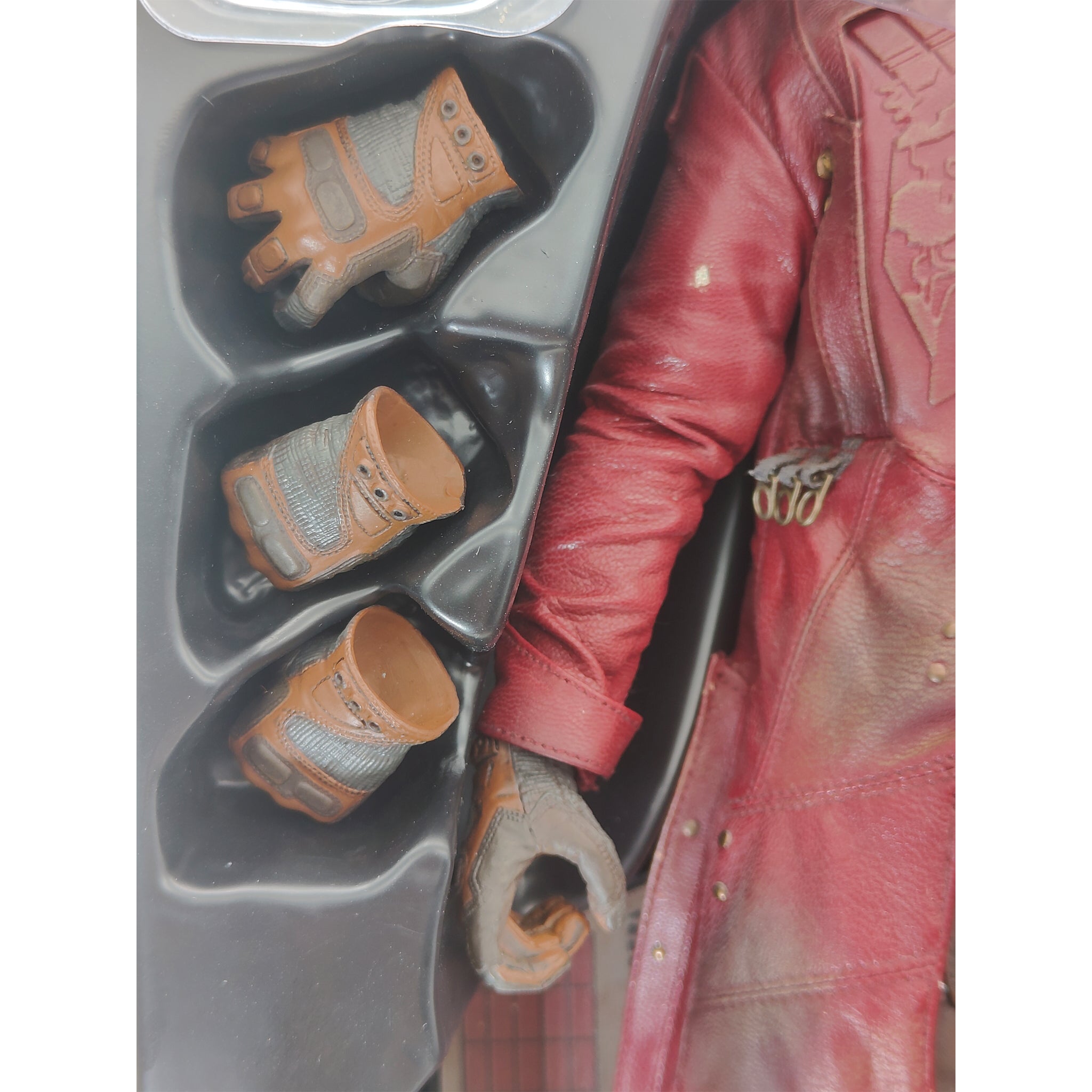 Star Lord Guardians Of The Galaxy Vol 1 MMS 255 Hot Toys 1/6 Scale Action Figure 2014 – Guardians of the Galaxy, Hot Toys, 31 cm, 2014, pre-owned collector piece, Uncanny Collectibles Dublin Ireland