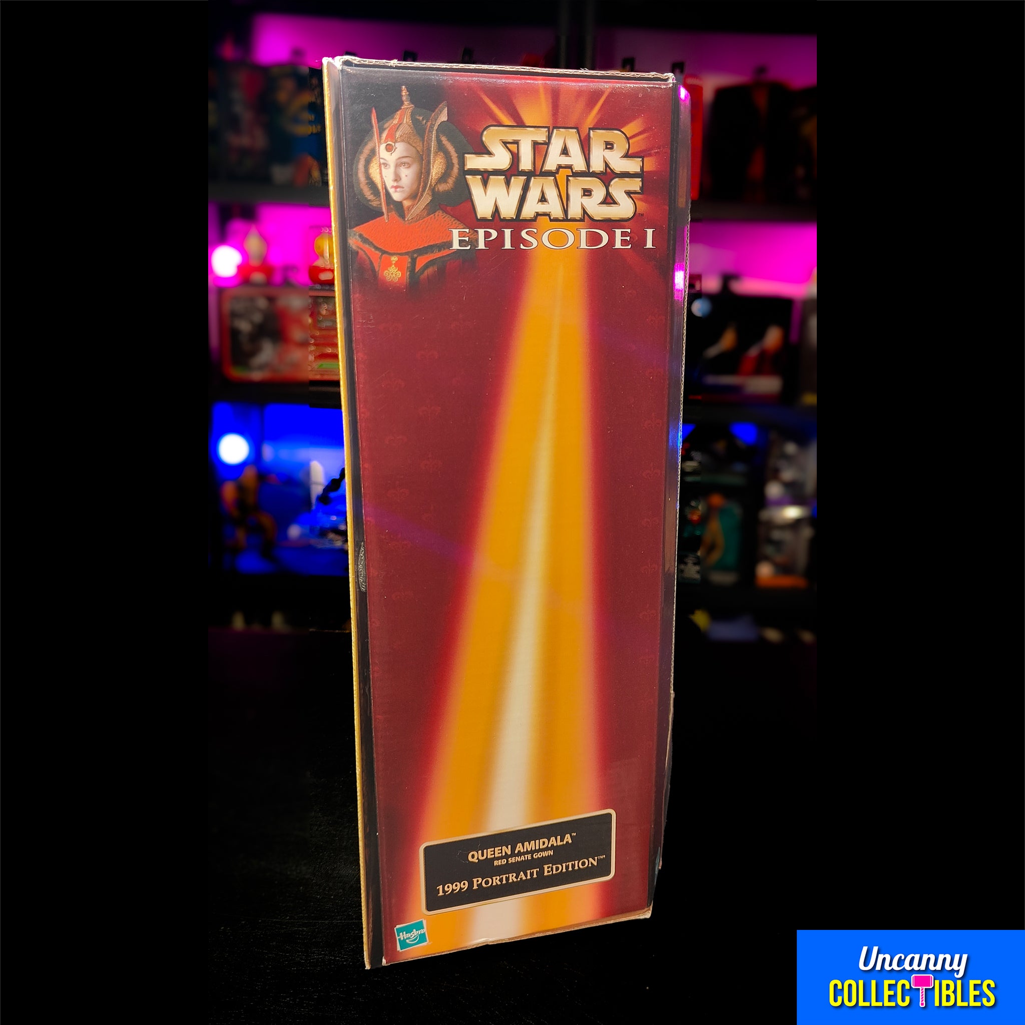 Star Wars Episode 1 Queen Amidala Red Senate Gown 1999 Portrait Edition Doll Hasbro 30cm – Star Wars, Hasbro, 30 cm, 1999, pre-owned collector piece, Uncanny Collectibles Dublin Ireland