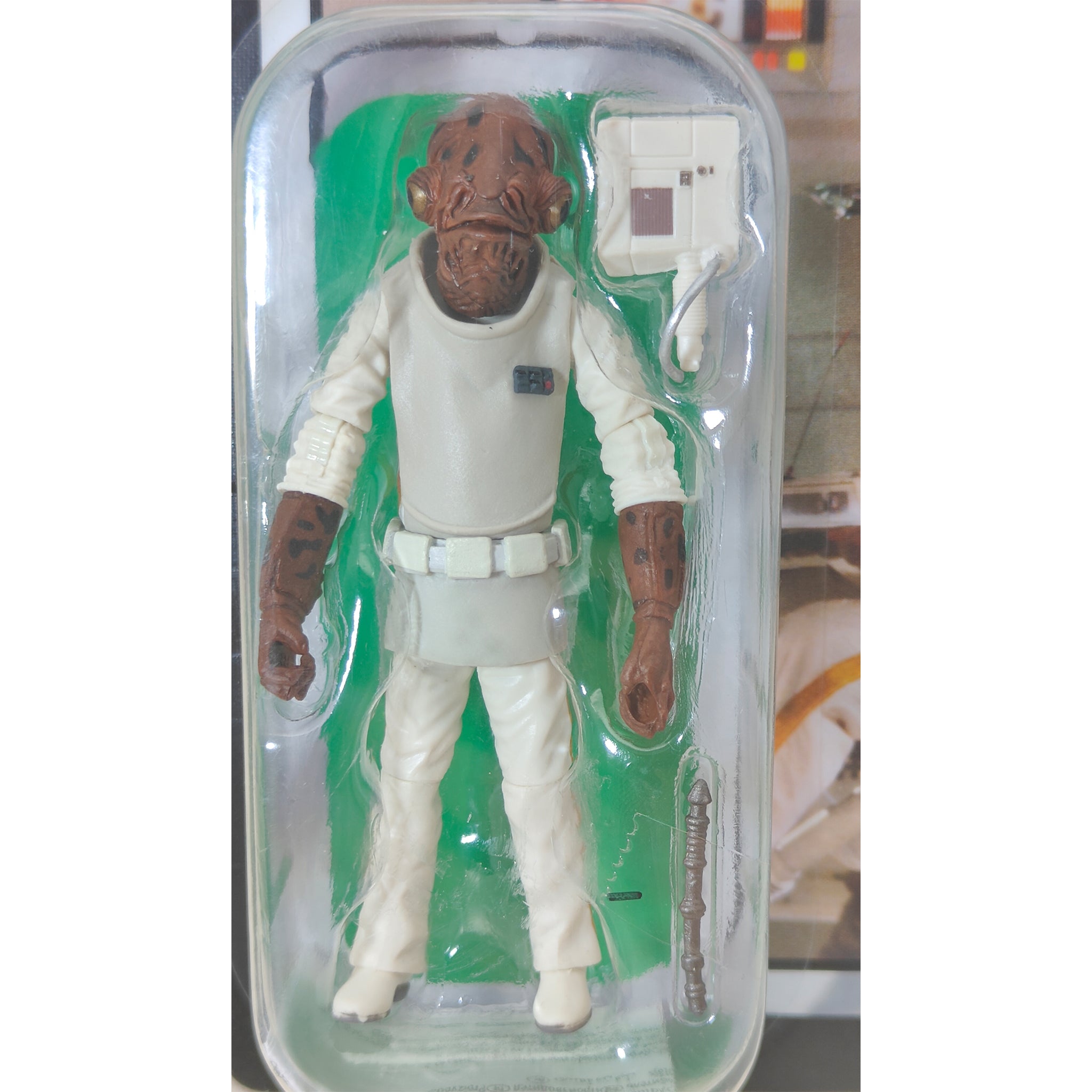 Star Wars Vintage Collection Admiral Ackbar Hasbro Action Figure 2021 9.5cm – Star Wars, Hasbro, 9.5 cm, 2021, pre-owned collector piece, Uncanny Collectibles Dublin Ireland
