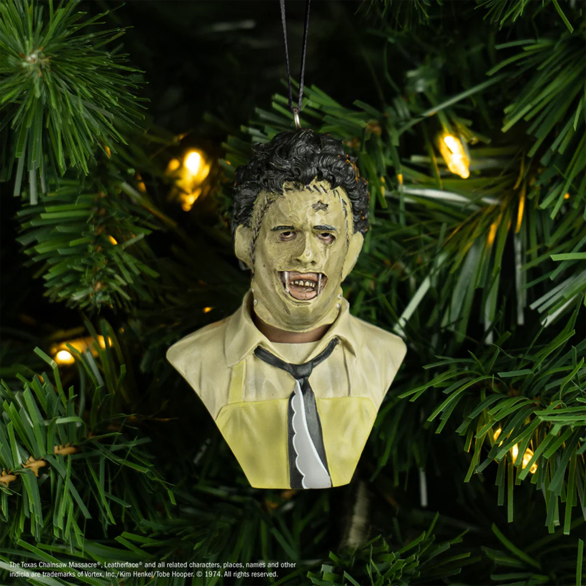 Texas Chainsaw Massacre Leatherface Trick Or Treat Studios Holiday Horrors Ornament 9cm – Texas Chainsaw Massacre, Trick or Treat Studios, 9 cm, brand new collector item, Uncanny Collectibles Dublin Ireland