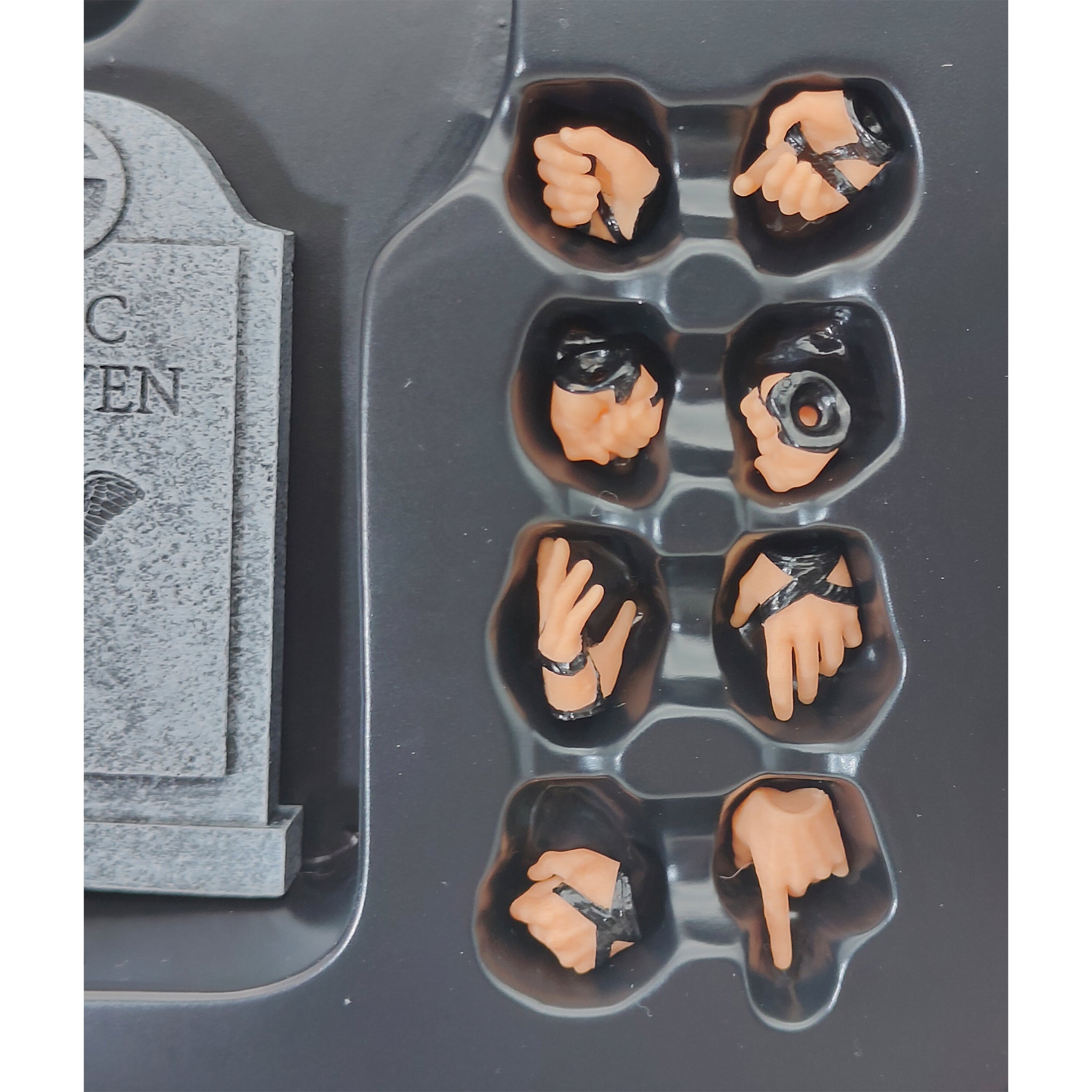 The Crow Eric Draven One:12 Collective Action Figure 2022 17cm – Movie Icons & Heroes, Mezco Toyz, 17 cm, 2022, pre-owned collector piece, Uncanny Collectibles Dublin Ireland