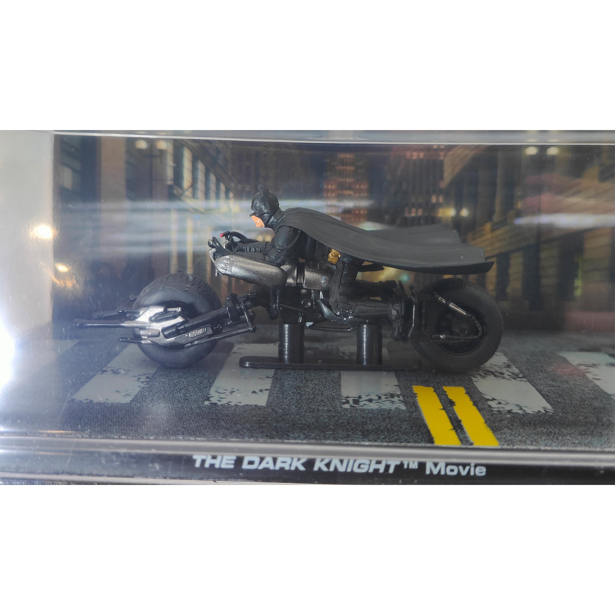 The Dark Knight Batpod Eaglemoss Automobilia 1:43 Die Cast – Batman, Vintage Brands, 13 cm, pre-owned collector piece, Uncanny Collectibles Dublin Ireland