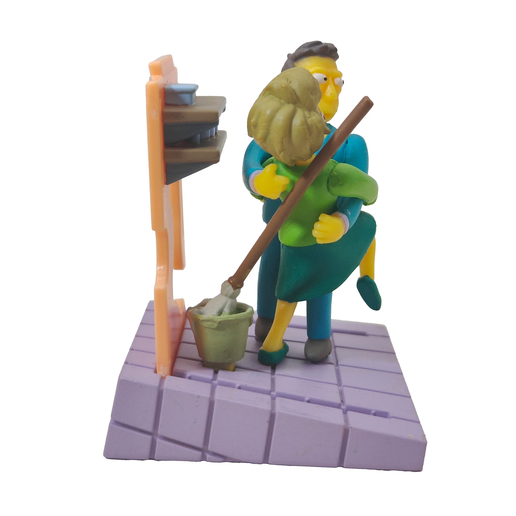 The Simpsons Skinner and Edna Krabapple Gentle Giant Busts Ups Mini Diorama