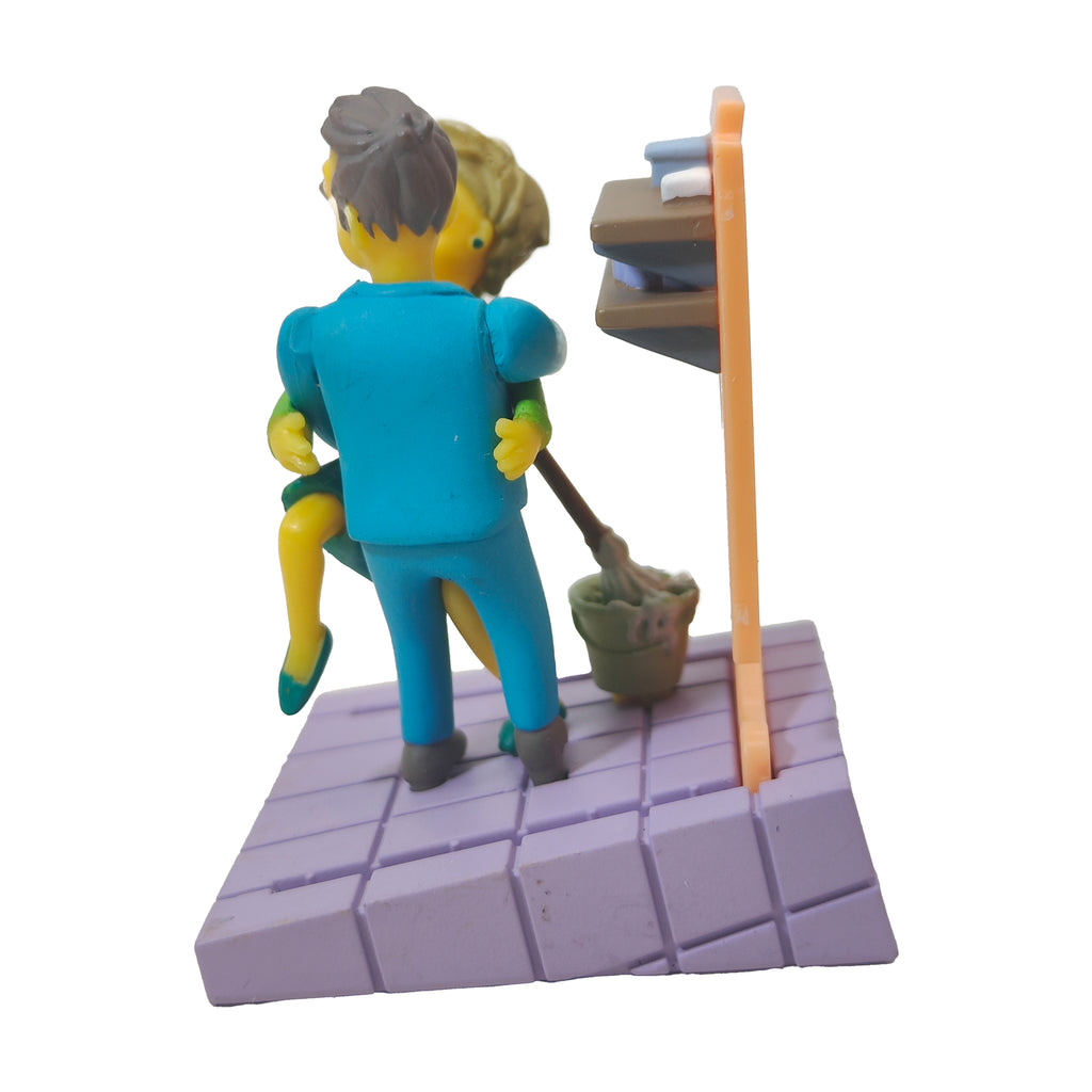The Simpsons Skinner and Edna Krabapple Gentle Giant Busts Ups Mini Diorama