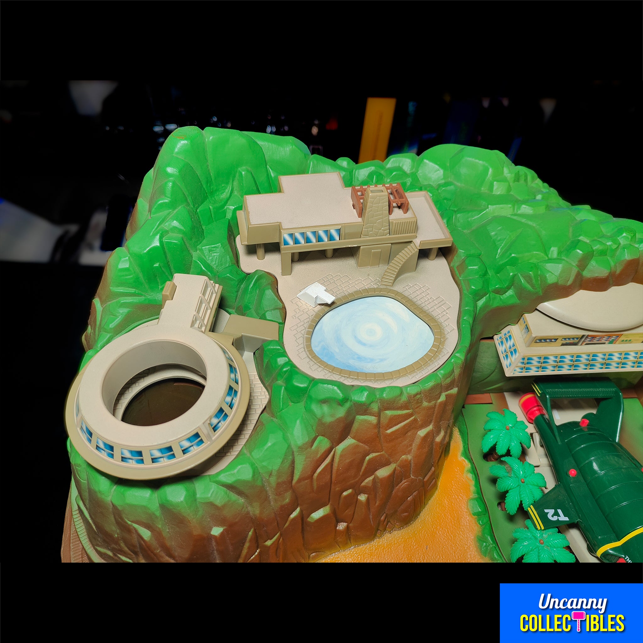 Thunderbirds Tracy Island Electronic Playset Vivid Imagination 2000 – Thunderbirds, Vivid Imaginations, 40 cm, 2000, pre-owned collector piece, Uncanny Collectibles Dublin Ireland