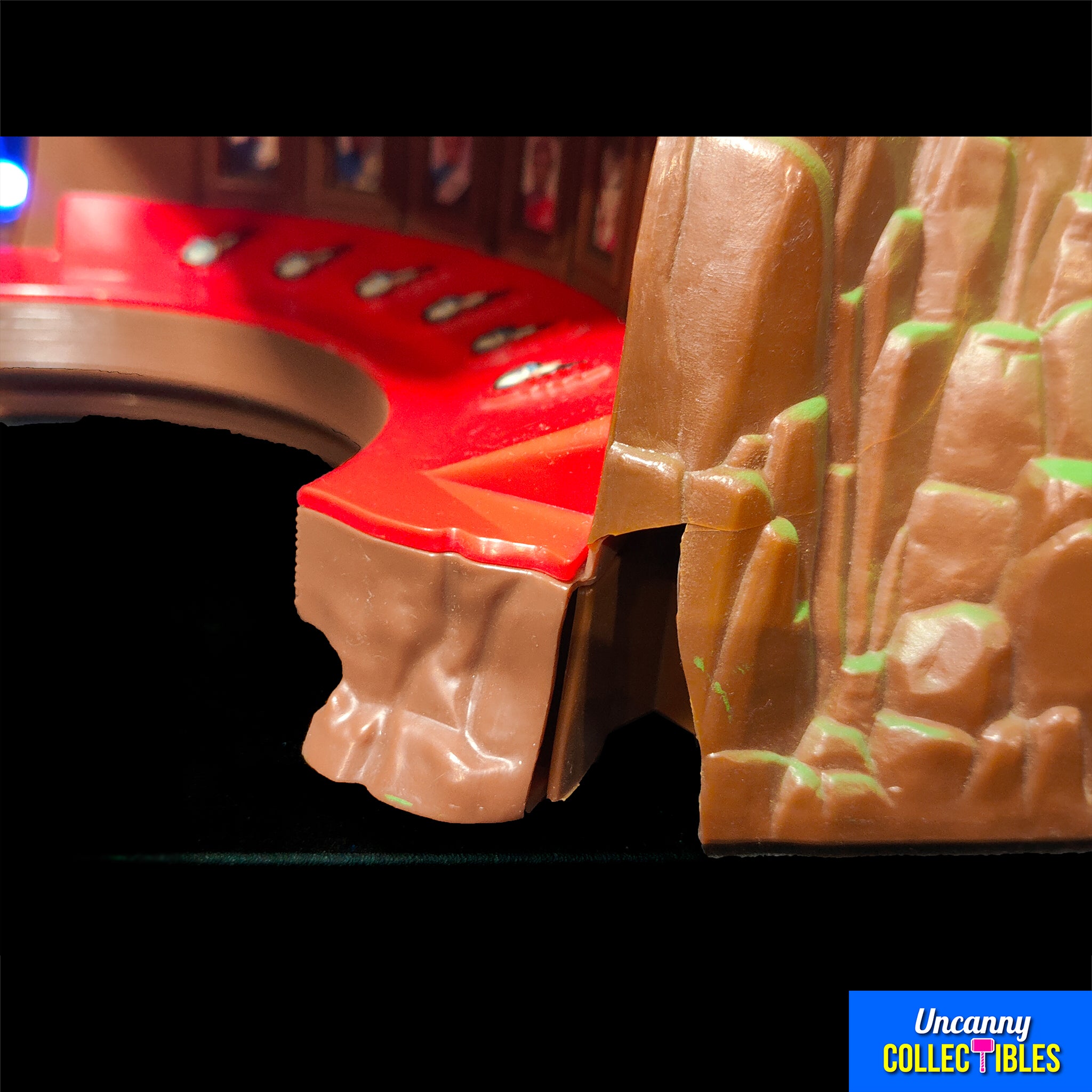 Thunderbirds Tracy Island Electronic Playset Vivid Imagination 2000 – Thunderbirds, Vivid Imaginations, 40 cm, 2000, pre-owned collector piece, Uncanny Collectibles Dublin Ireland