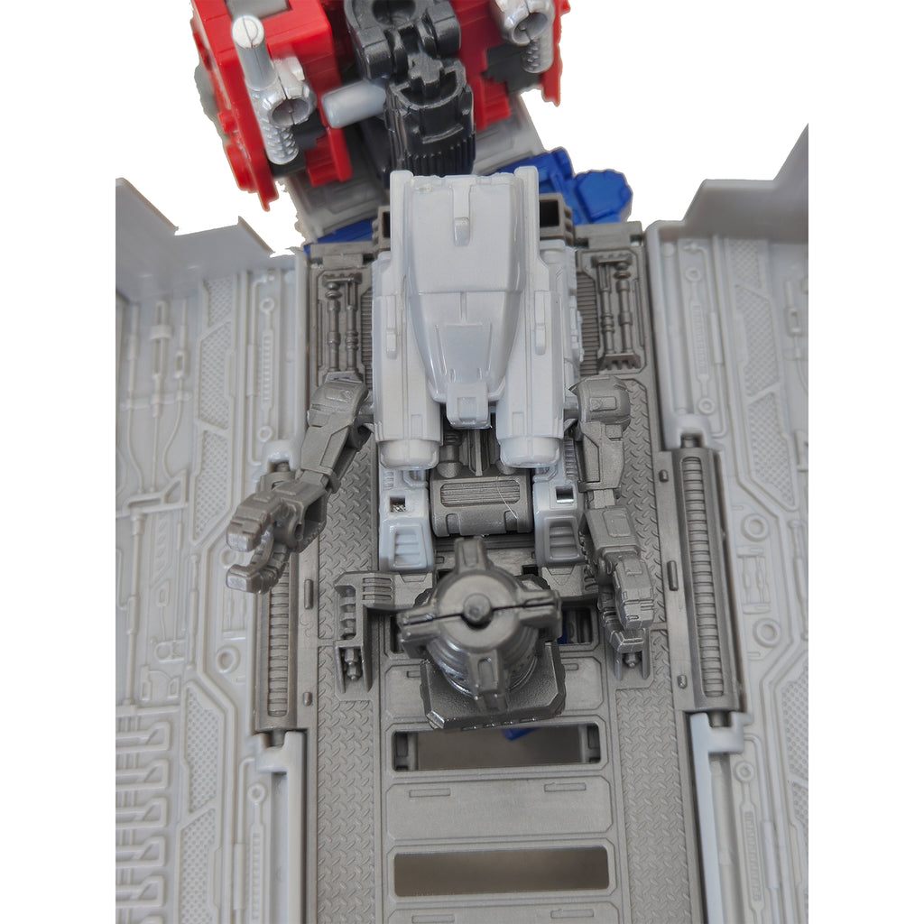 Transformers Generations Earthrise War for Cybertron Optimus Prime Leader Class