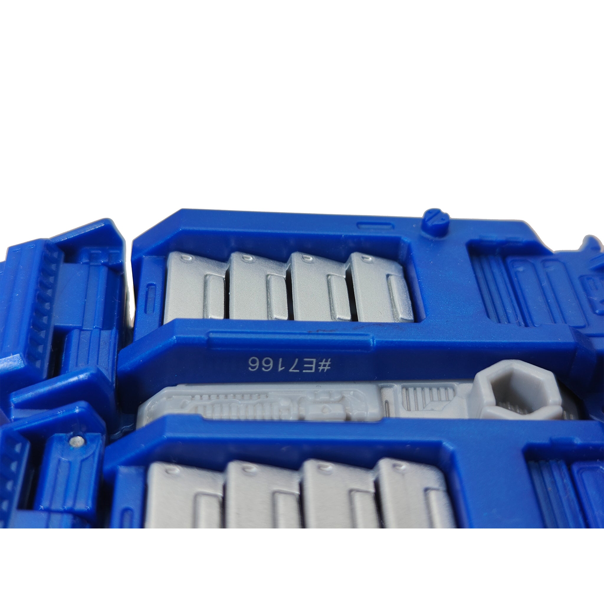 Transformers Generations Earthrise War for Cybertron Optimus Prime Leader Class