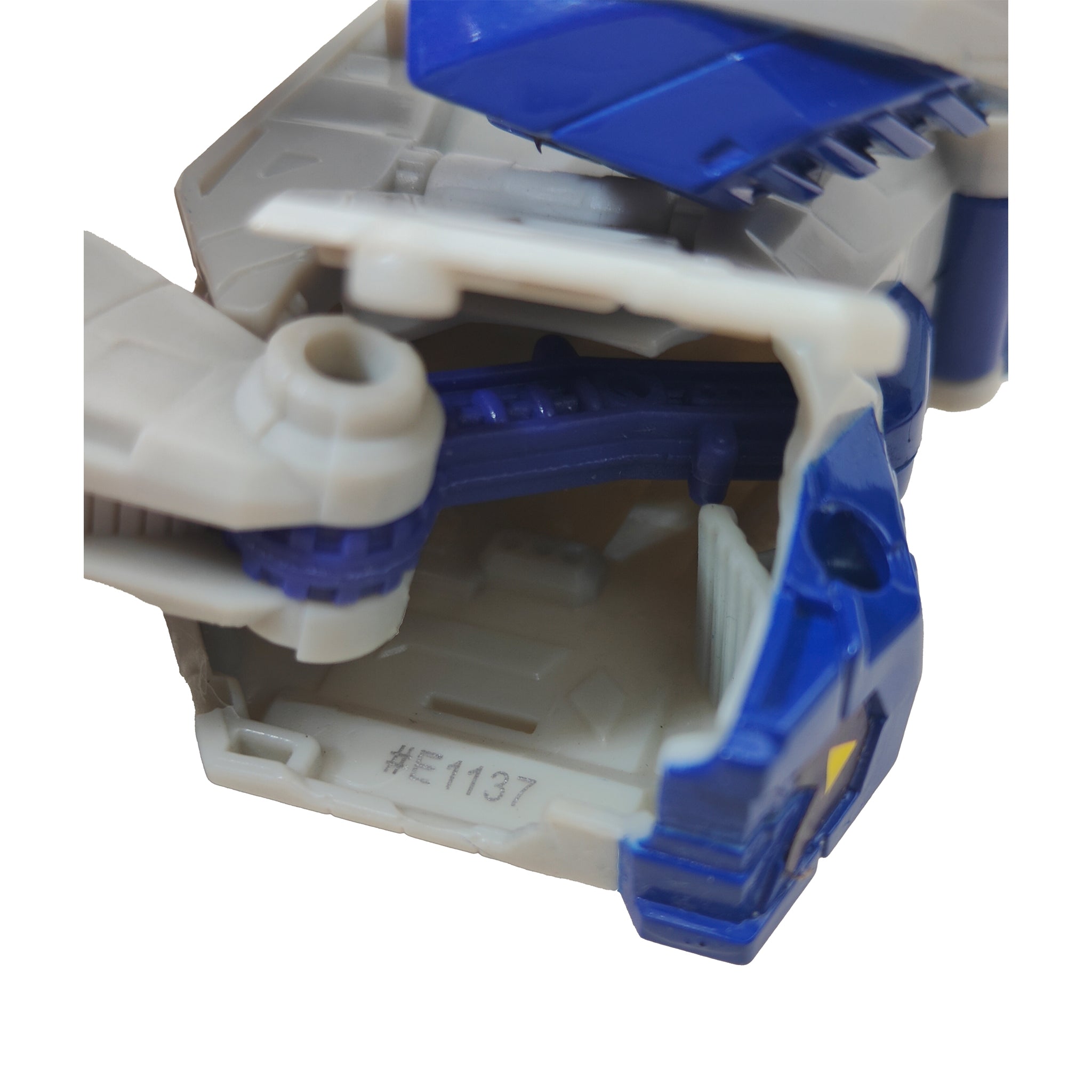 Transformers Generations Power of the Primes Starscream Voyager Class