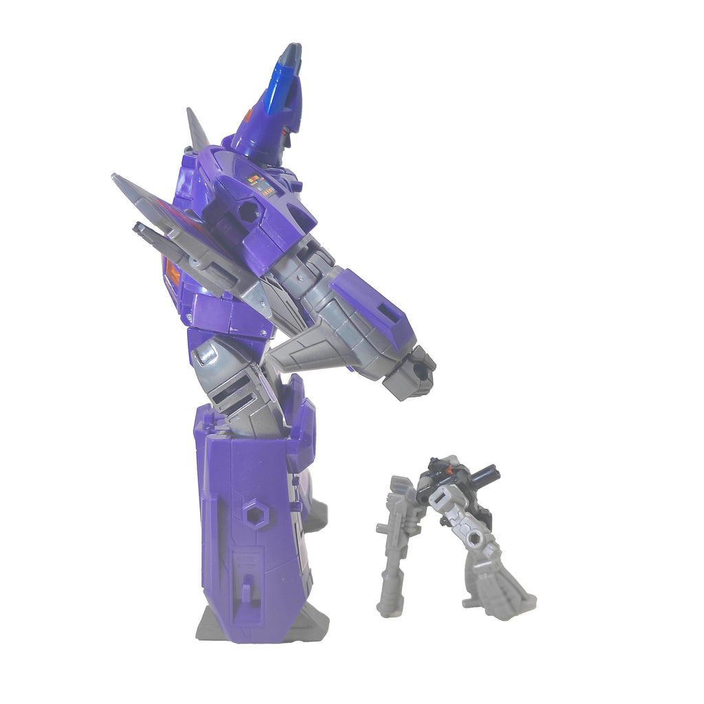 Transformers Generations Selects Legacy Cyclonus and Nightstick Voyager Class Action Figure Hasbro 2023 – Transformers, Hasbro, 18 cm, 2023, pre-owned collector piece, Uncanny Collectibles Dublin Ireland