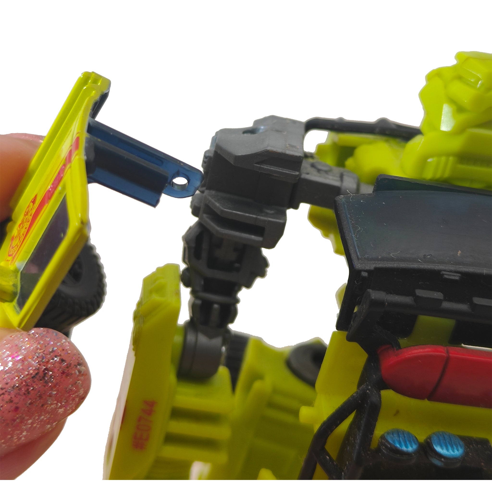 Transformers Studio Series 04 Ratchet Mission City Deluxe Class