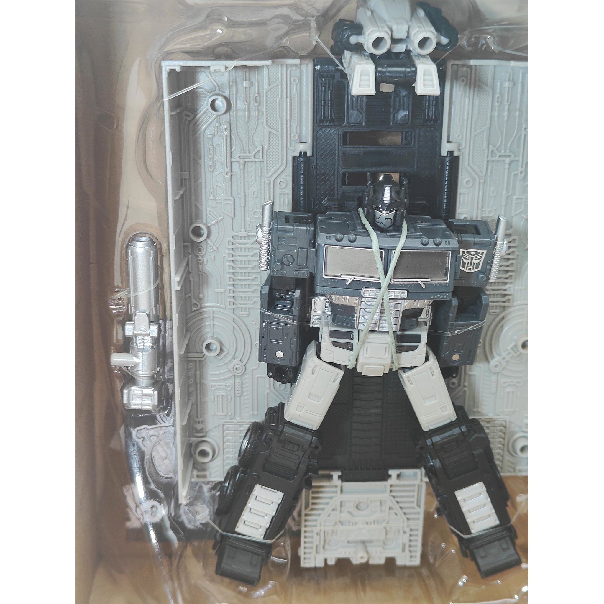 Transformers War for Cybertron Earthrise Alternate Universe Optimus Prime Action Figure Hasbro 2020 Exclusive – Transformers, Hasbro, 18 cm, 2020, pre-owned collector piece, Uncanny Collectibles Dublin Ireland