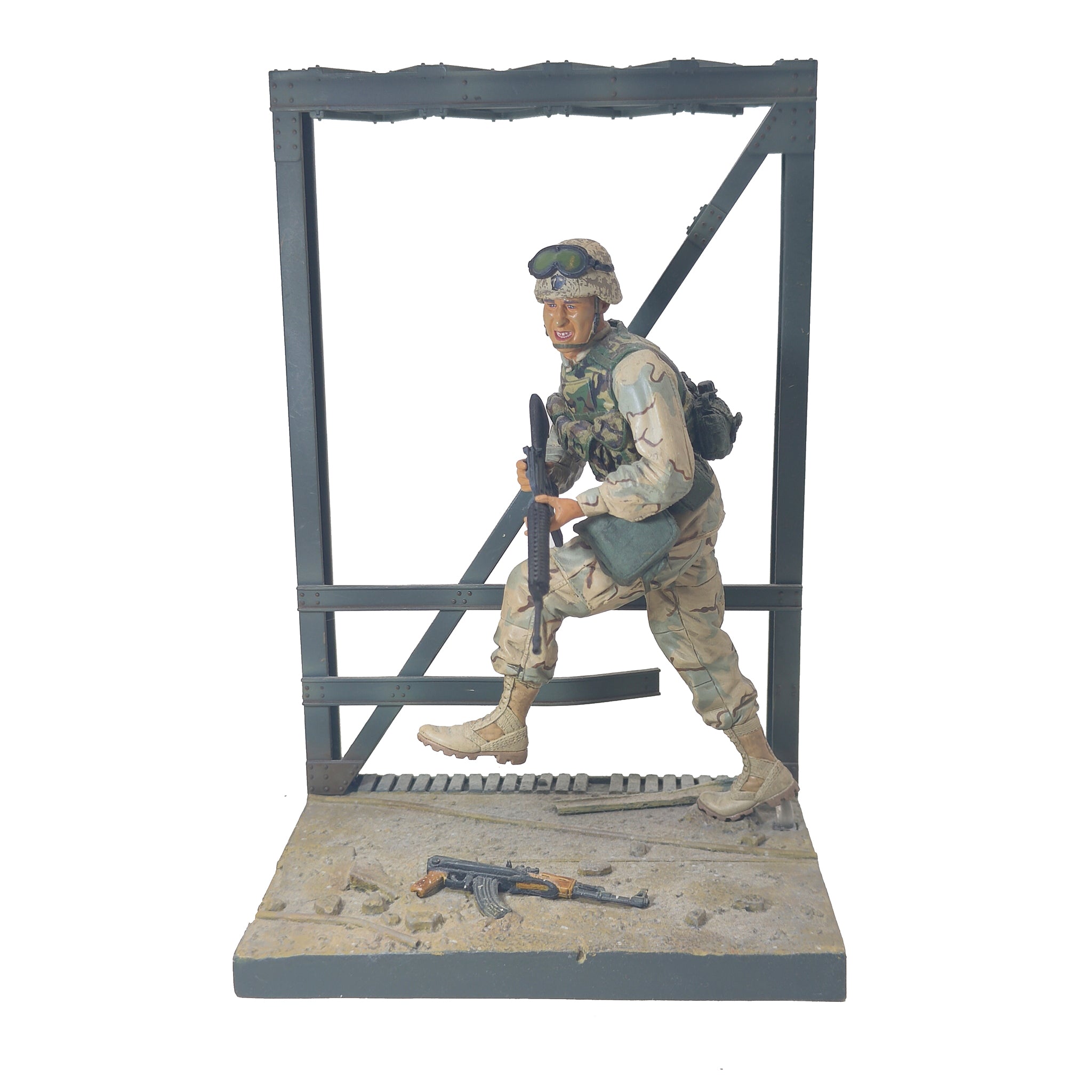 U.S.M.C. 1st M.E.U. Dusty Trails Toys Series 2 Action Figure 2004 15cm – Military, Vintage Brands, 15 cm, 2004, pre-owned collector piece, Uncanny Collectibles Dublin Ireland