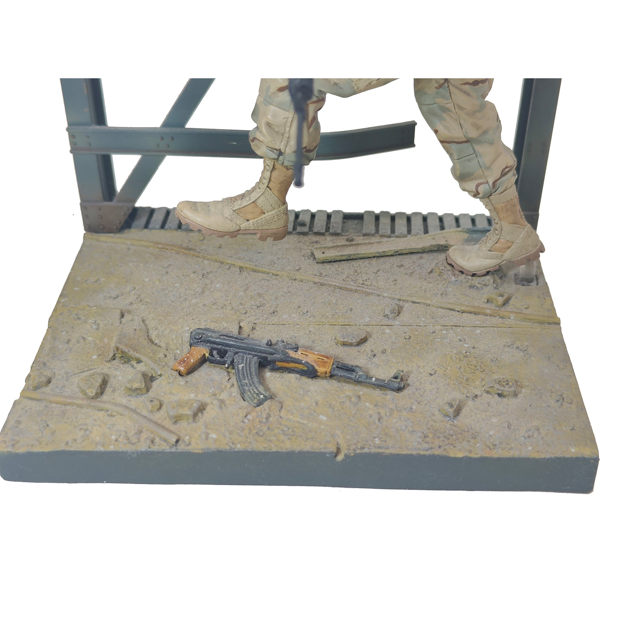 U.S.M.C. 1st M.E.U. Dusty Trails Toys Series 2 Action Figure 2004 15cm – Military, Vintage Brands, 15 cm, 2004, pre-owned collector piece, Uncanny Collectibles Dublin Ireland