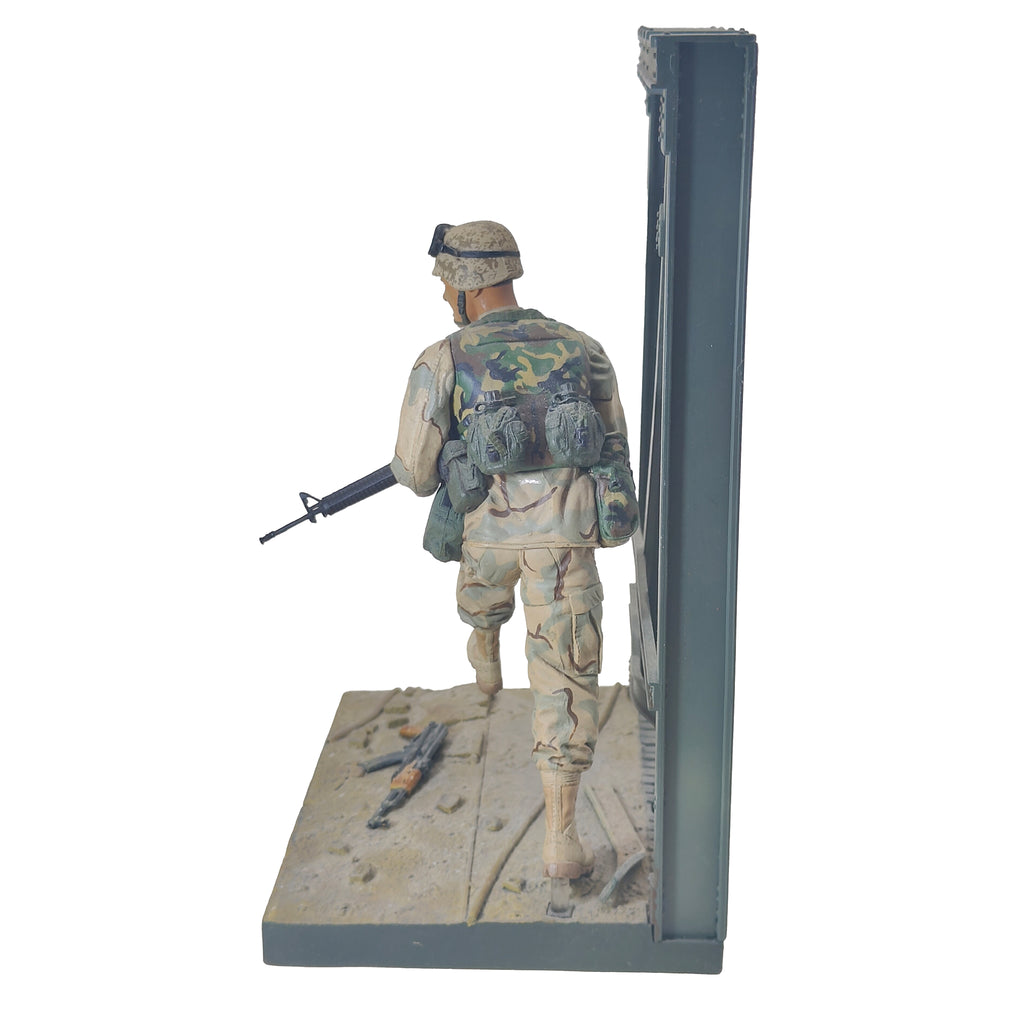 U.S.M.C. 1st M.E.U. Dusty Trails Toys Series 2 Action Figure 2004 15cm – Military, Vintage Brands, 15 cm, 2004, pre-owned collector piece, Uncanny Collectibles Dublin Ireland
