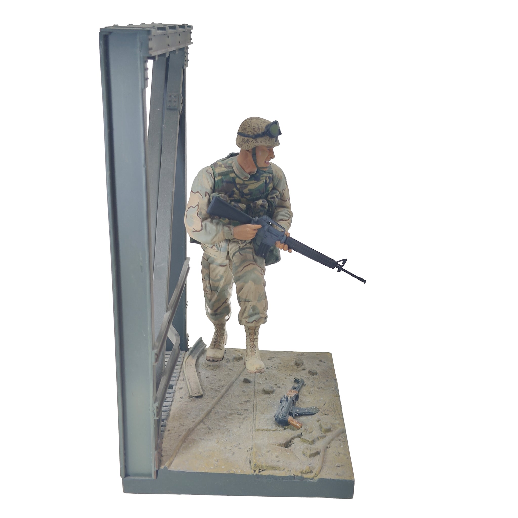 U.S.M.C. 1st M.E.U. Dusty Trails Toys Series 2 Action Figure 2004 15cm – Military, Vintage Brands, 15 cm, 2004, pre-owned collector piece, Uncanny Collectibles Dublin Ireland