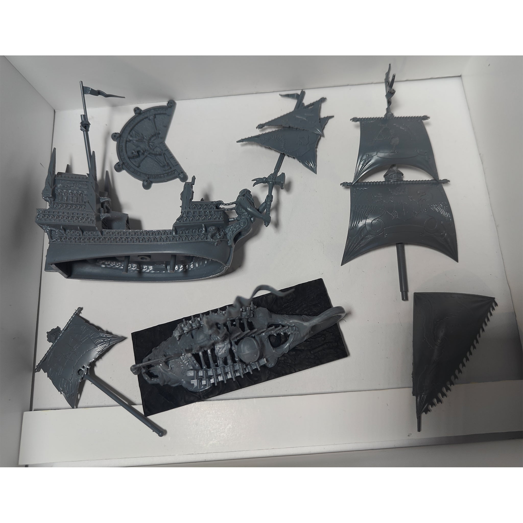 Warhammer Dreadfleet Games Workshop 2011Â  DF-01-60 Incomplete – Warhammer 40k, Games Workshop, -, 2011, pre-owned collector piece, Uncanny Collectibles Dublin Ireland