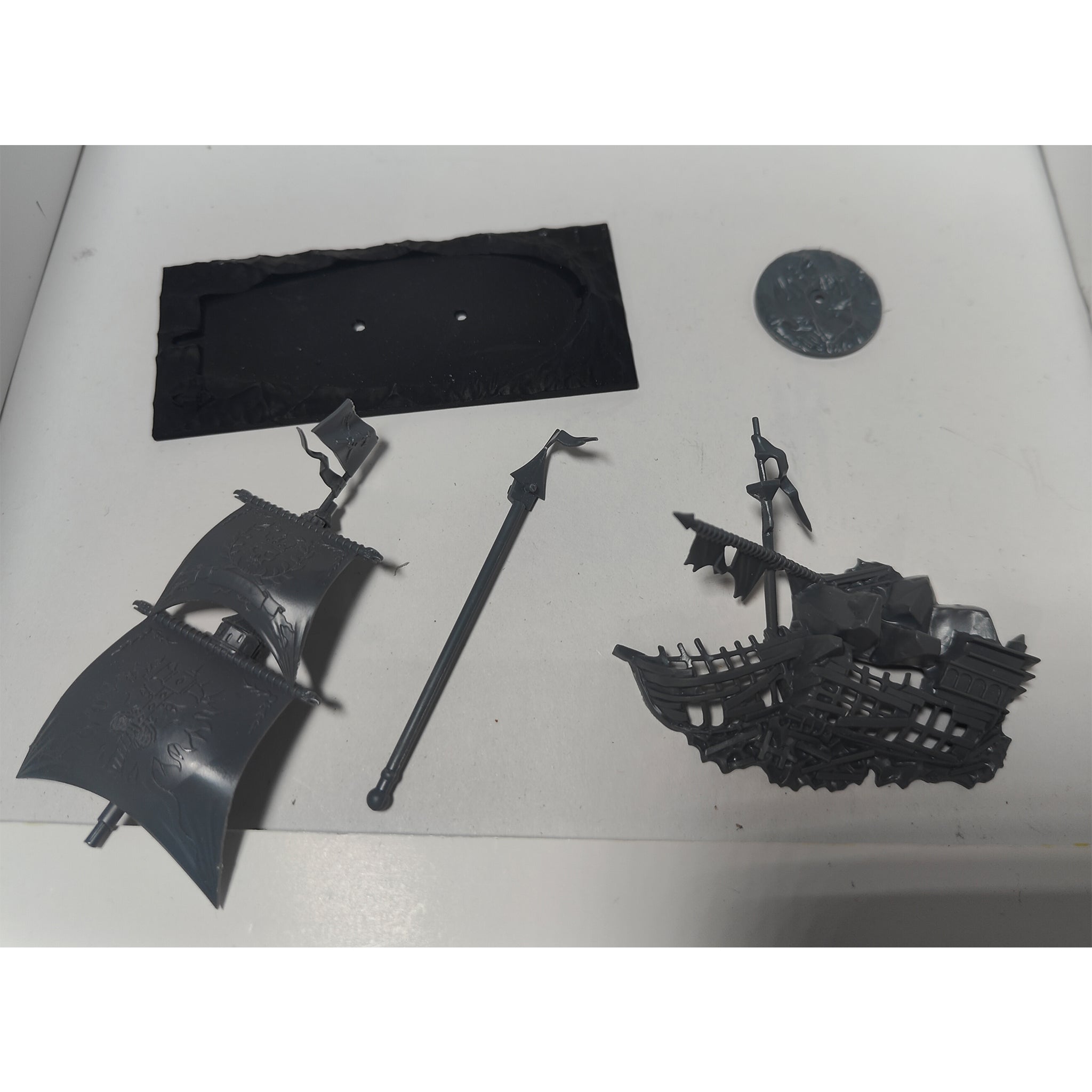 Warhammer Dreadfleet Games Workshop 2011Â  DF-01-60 Incomplete – Warhammer 40k, Games Workshop, -, 2011, pre-owned collector piece, Uncanny Collectibles Dublin Ireland